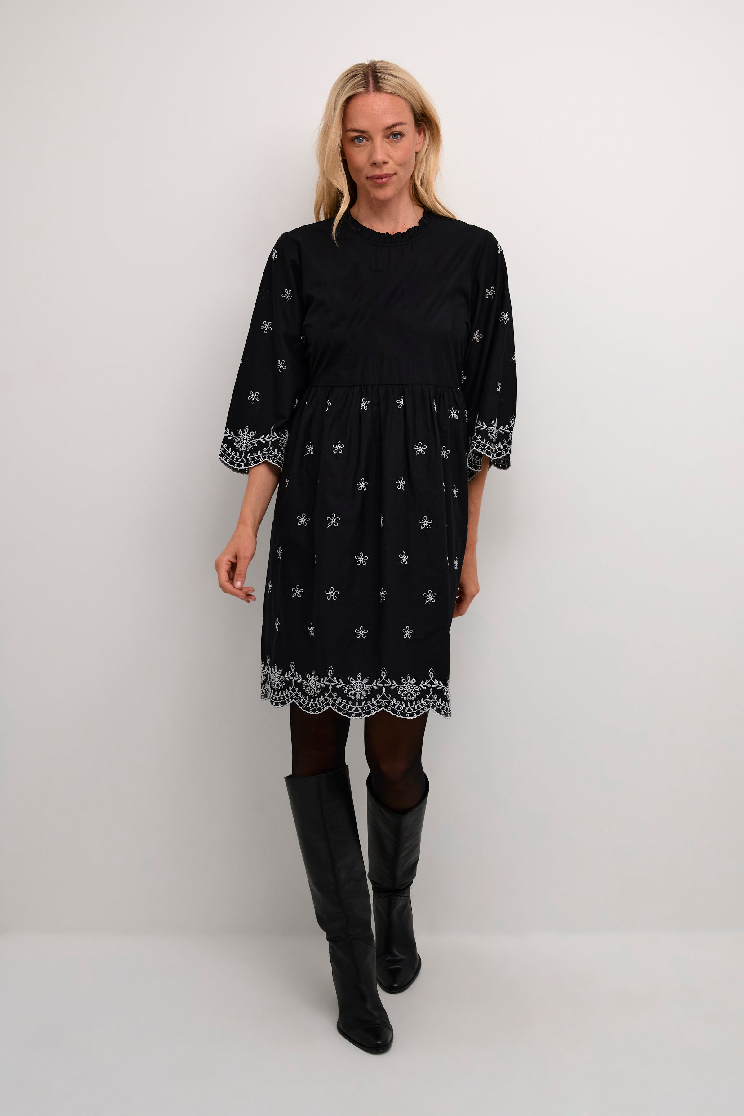 CRAnnea Robe LOOKBOOK FRONT 10612190-100120