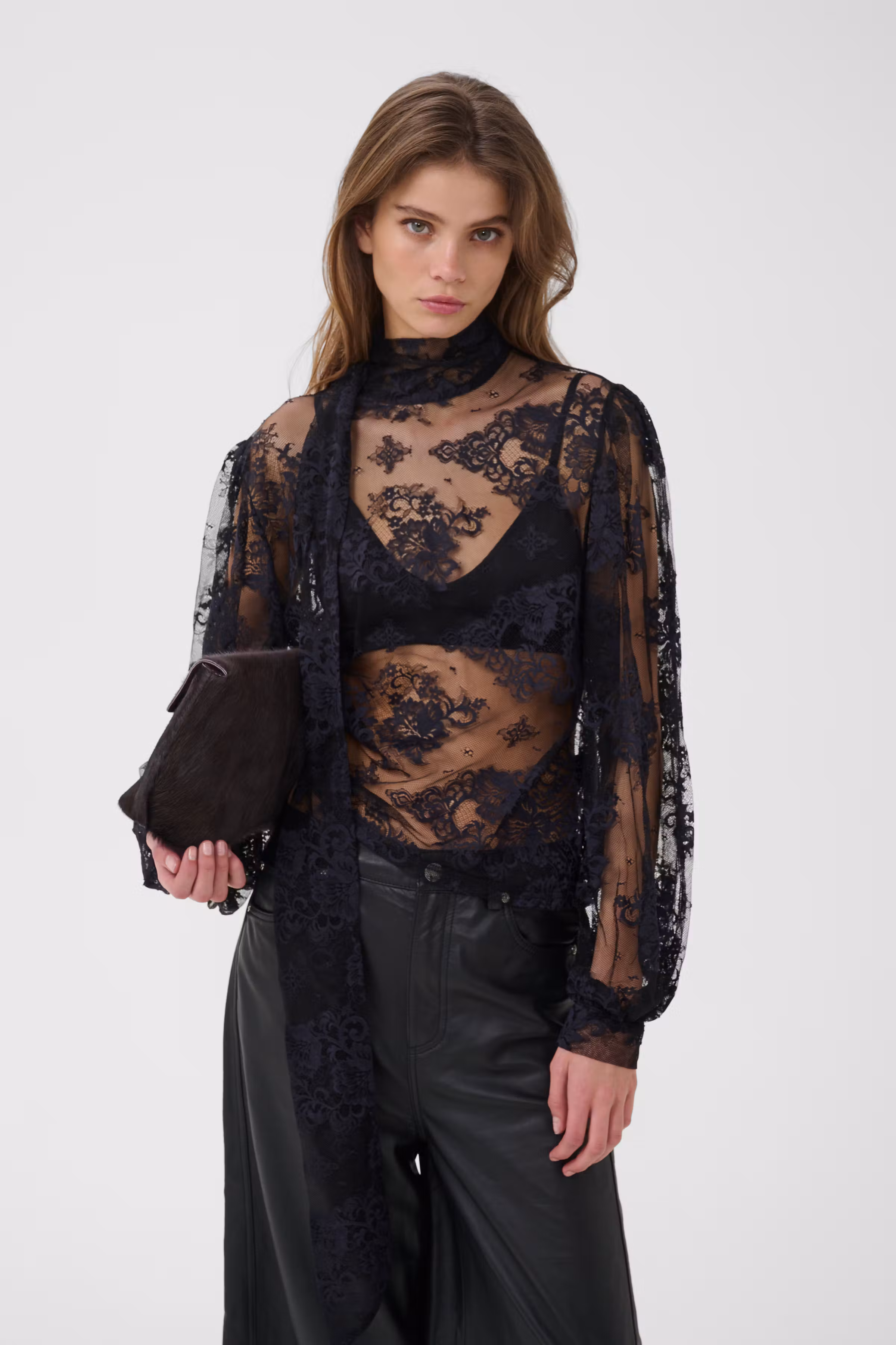 GZleala Lace blouse in aronia / red nylon