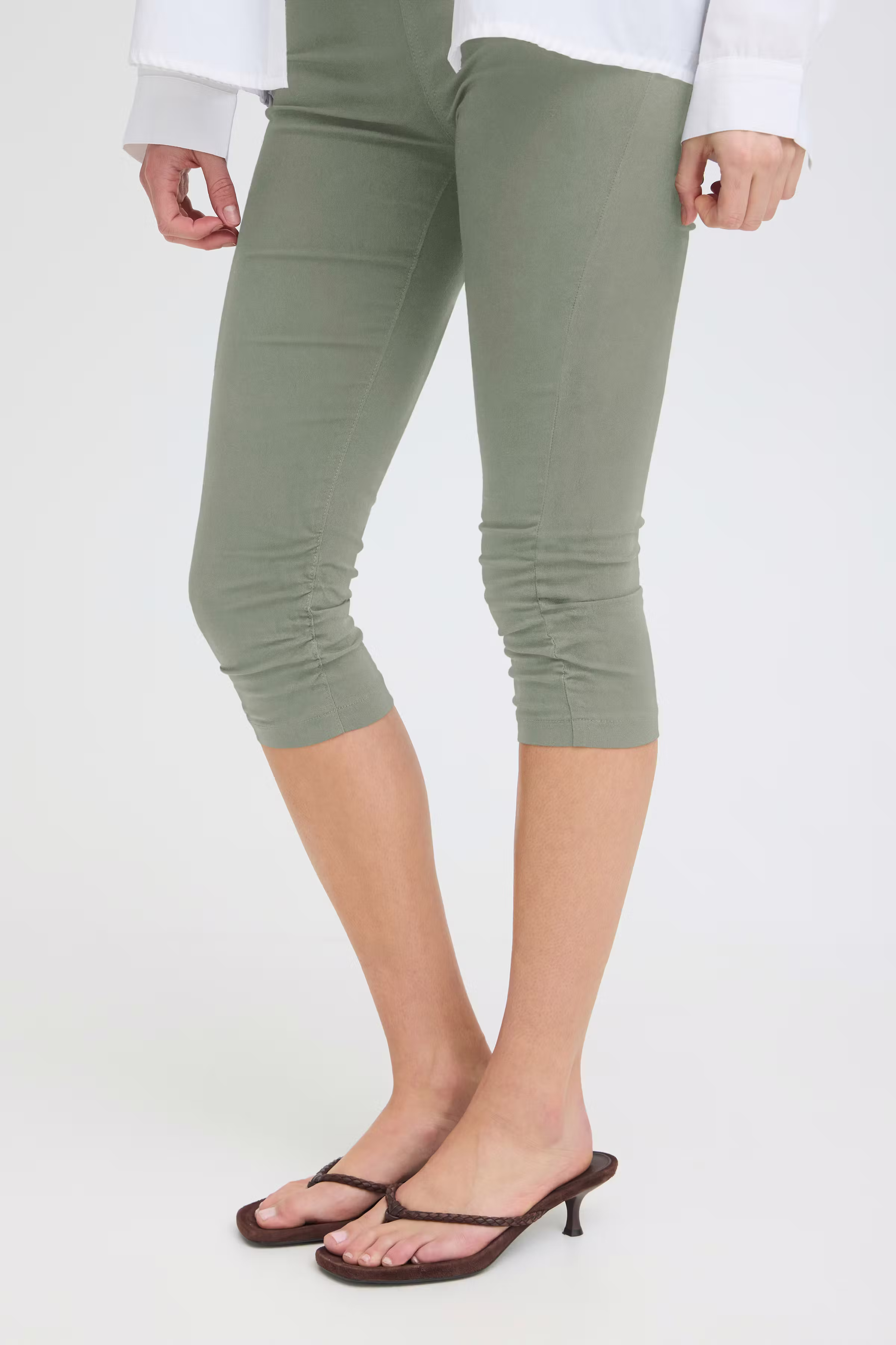 BYKEIRA Capri pants LOOKBOOK DETAIL 20805611-176212