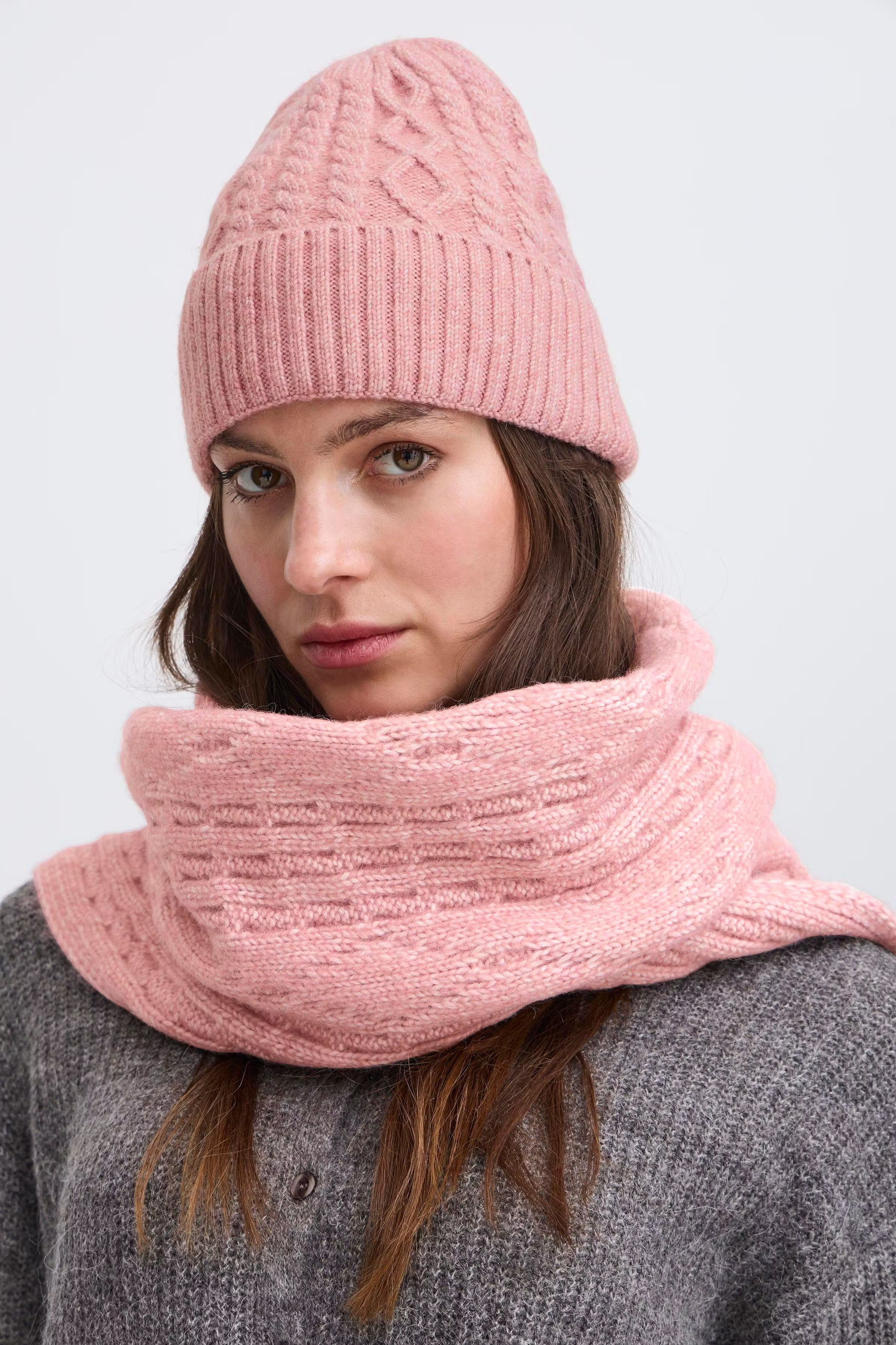 IALUCY Scarf LOOKBOOK DETAIL 20124378-1519061