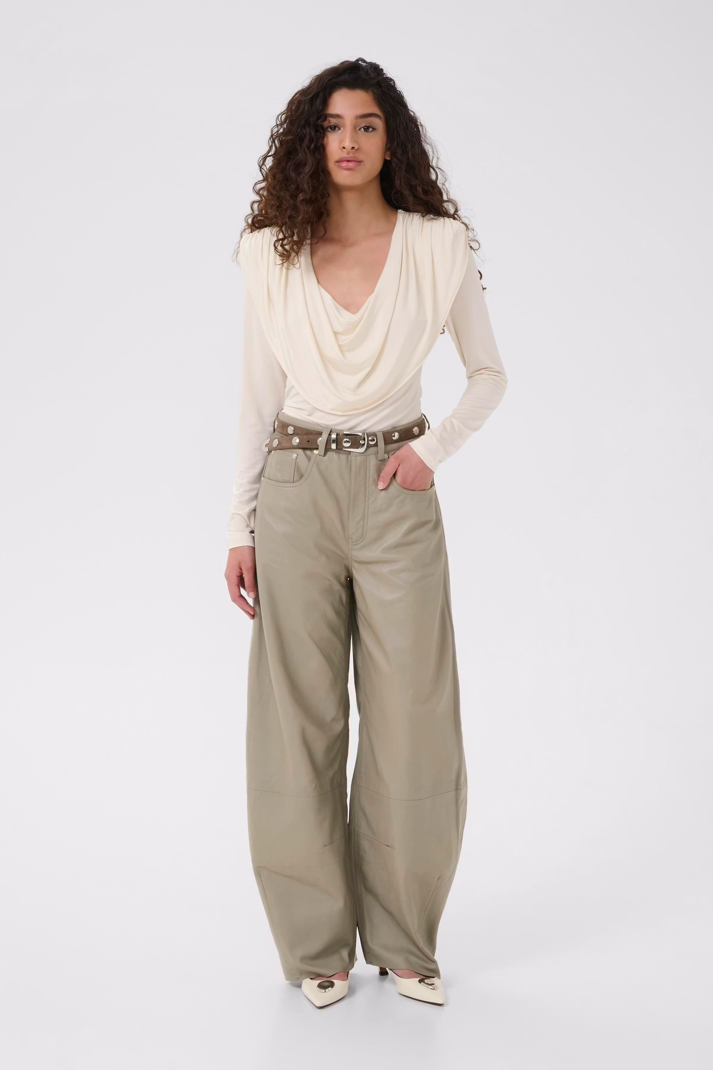 GZleva Trousers LOOKBOOK FRONT 10910861-107731