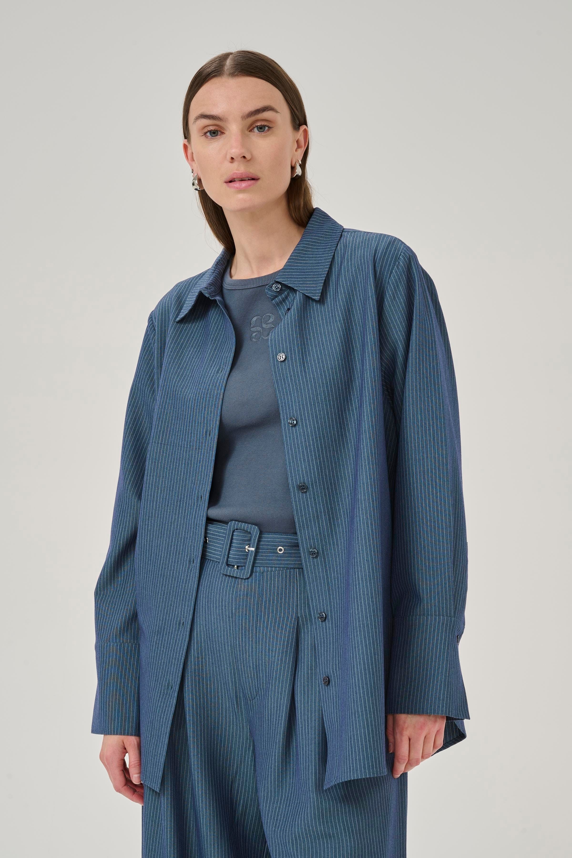 VittaMW Shirt LOOKBOOK FRONT 10705001-108253