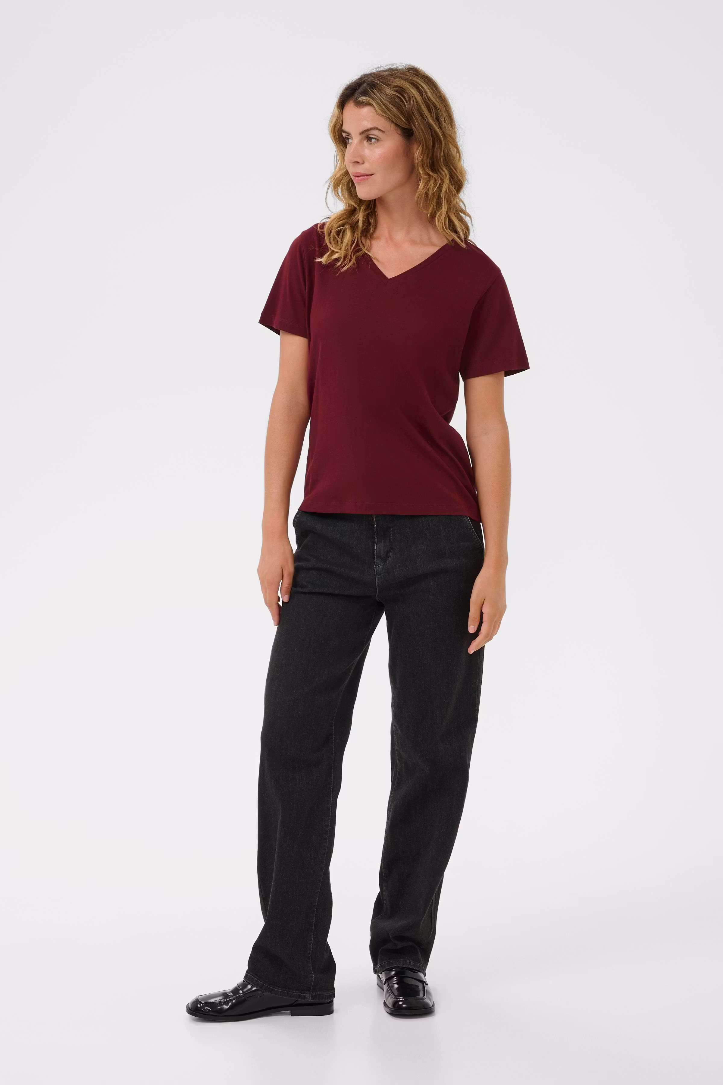 Naia T-shirt LOOKBOOK FRONT 10604508-191522