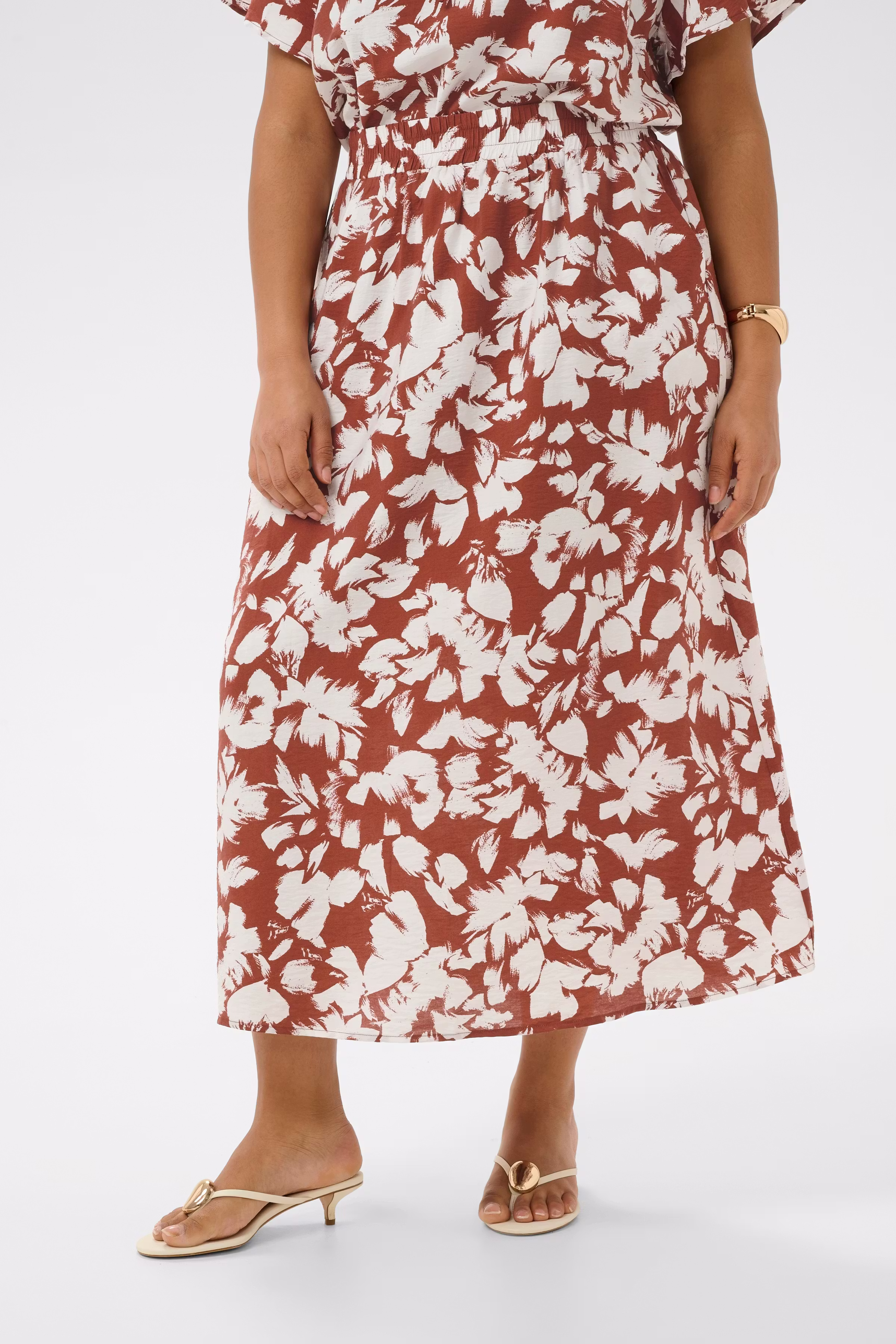 KCevia Skjørt LOOKBOOK FRONT 10584145-109283