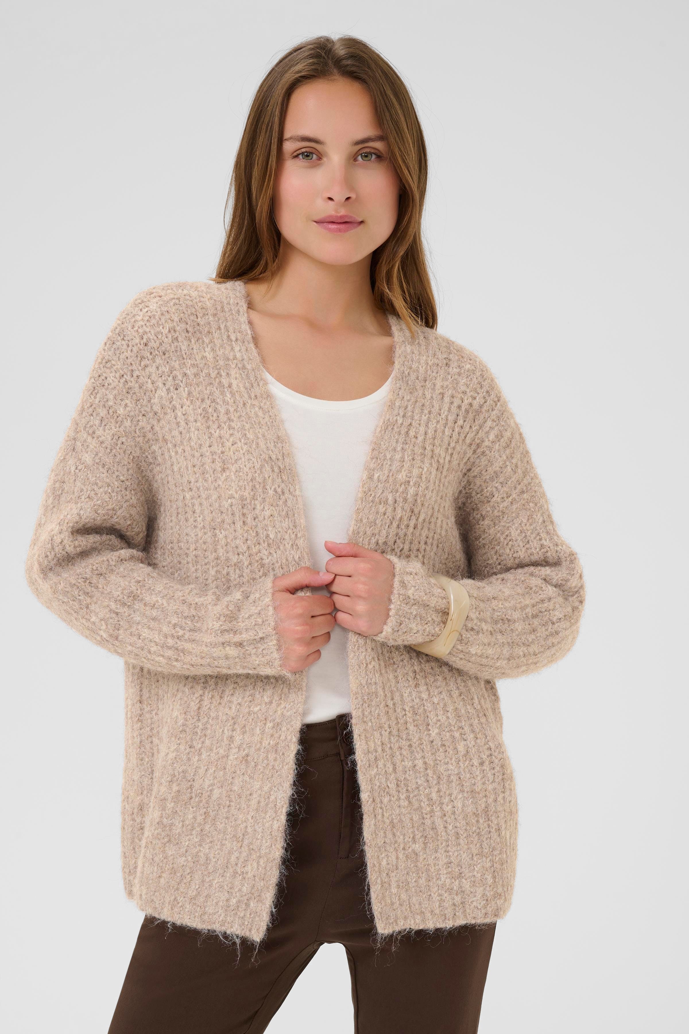 CUbrava Cardigan LOOKBOOK FRONT 50109920-1612121