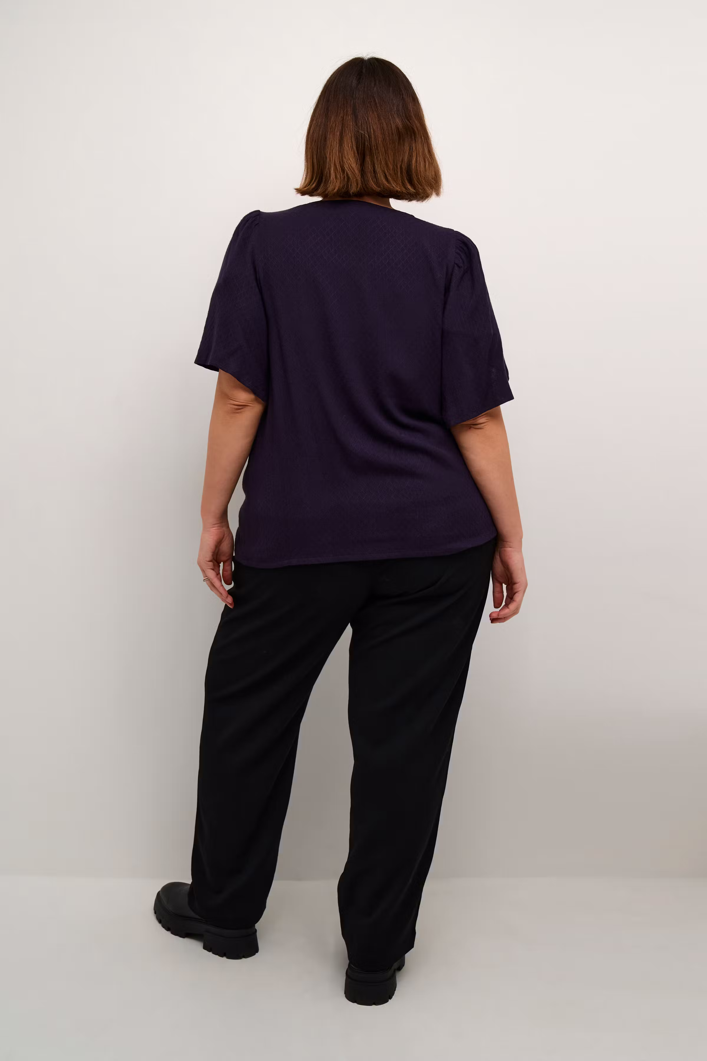 KCmirana Blouse LOOKBOOK BACK 10582711-106557