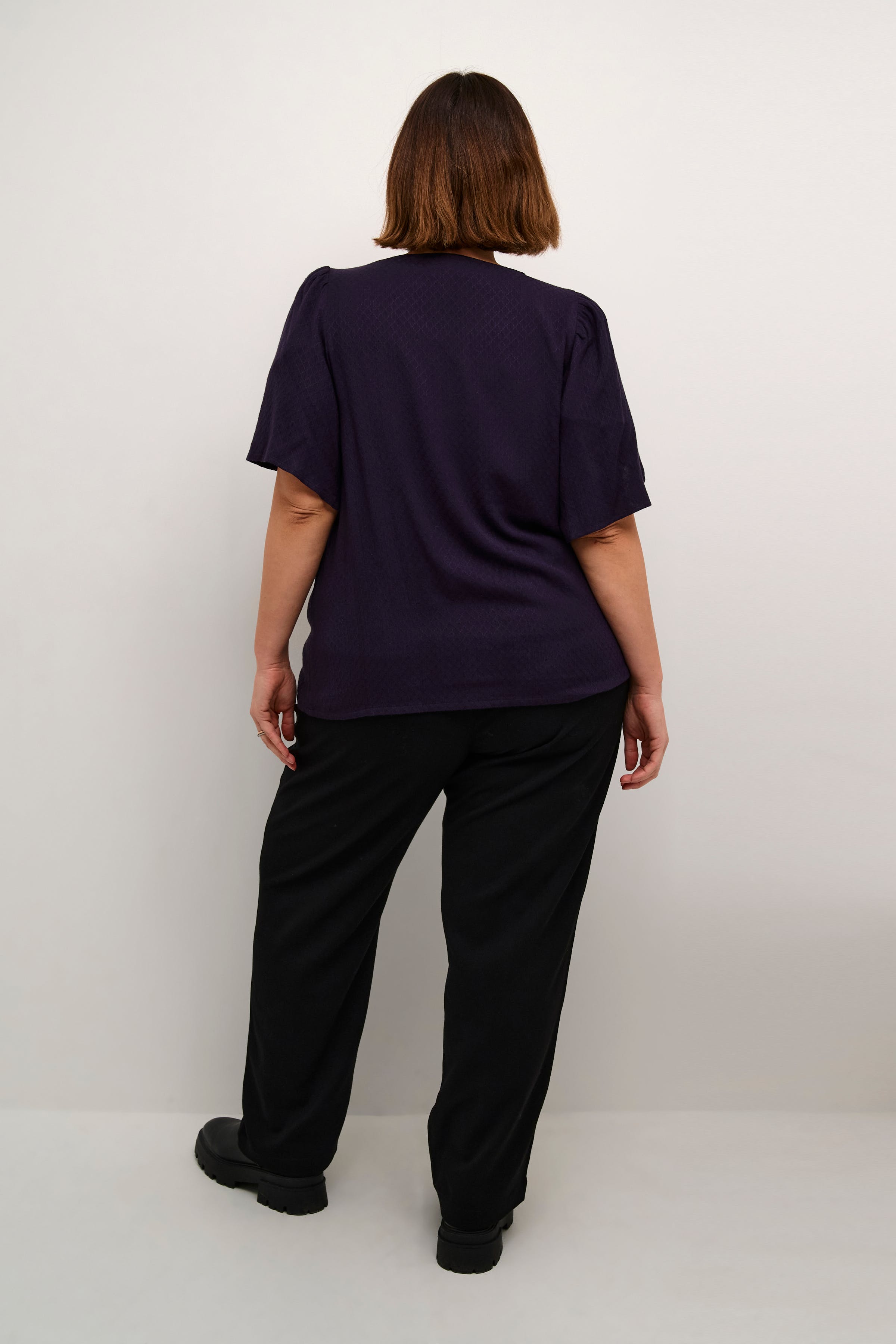 KCmirana Blouse LOOKBOOK BACK 10582711-106557