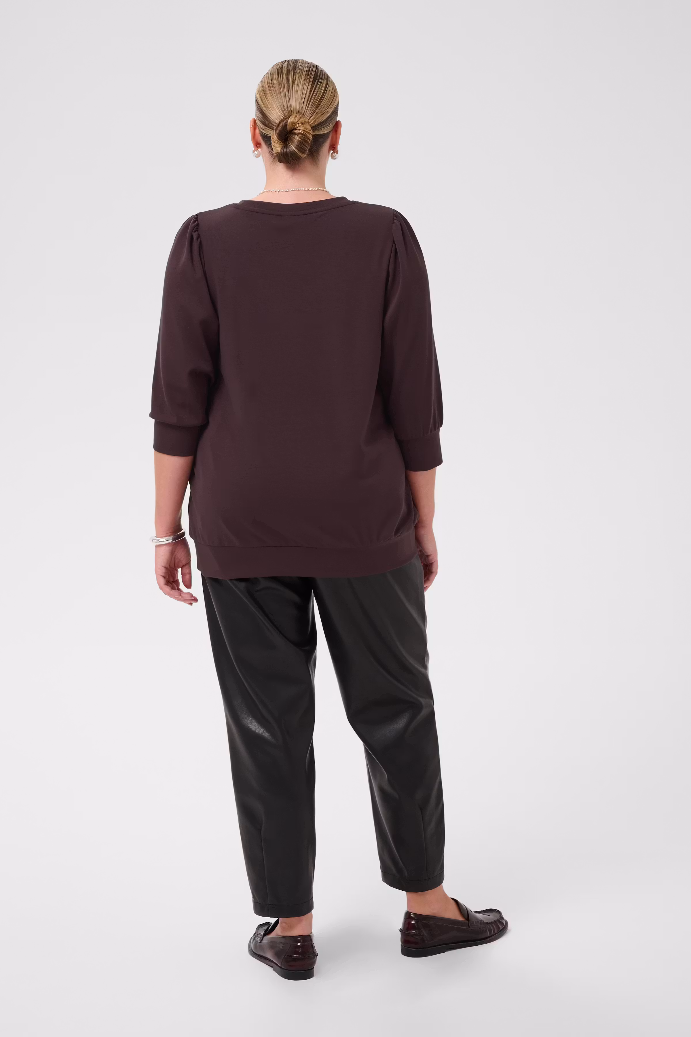 KCannia Sweatshirt LOOKBOOK BACK 10584423-191619