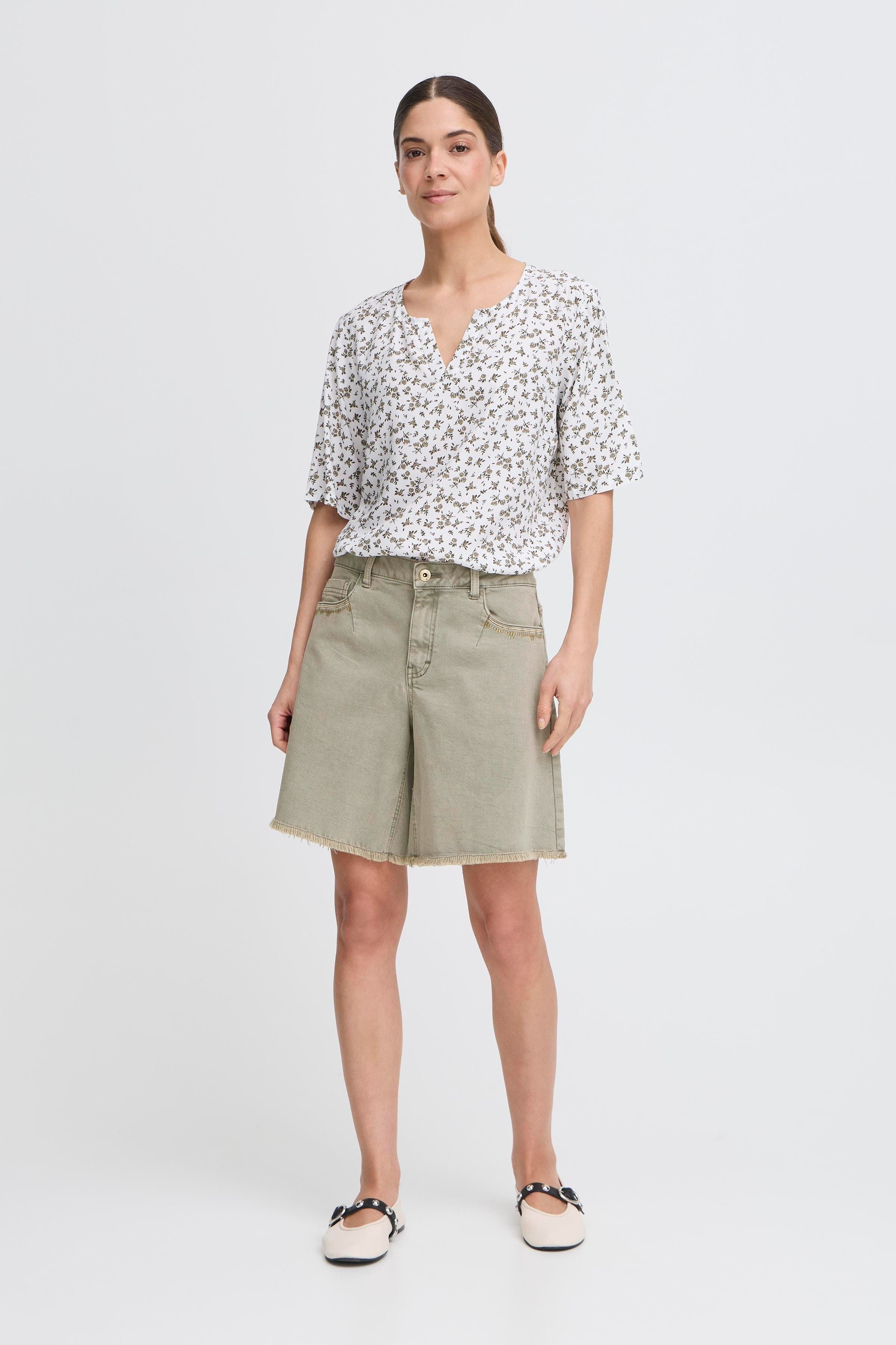 PZANNIE HW Shorts LOOKBOOK FRONT 50208902-170613