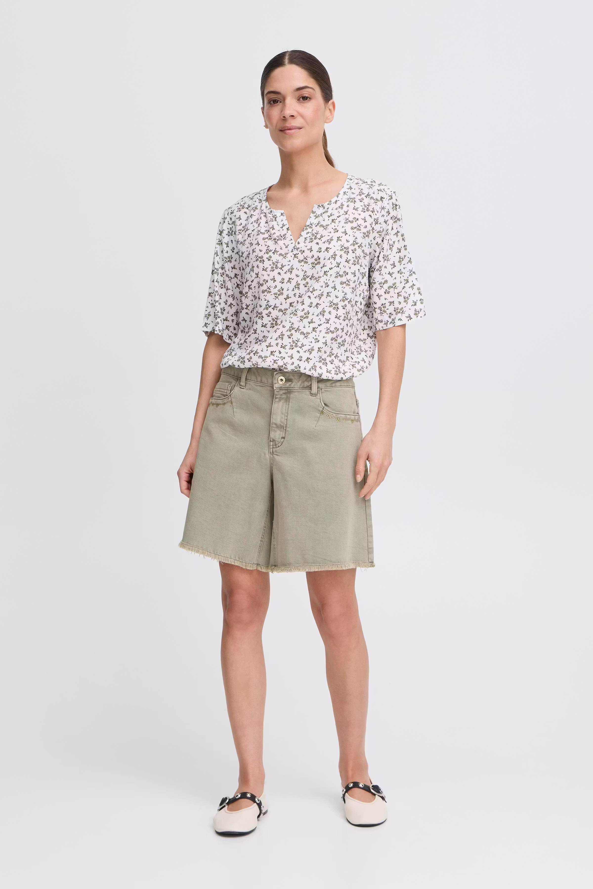 PZANNIE HW Shorts LOOKBOOK FRONT 50208902-170613