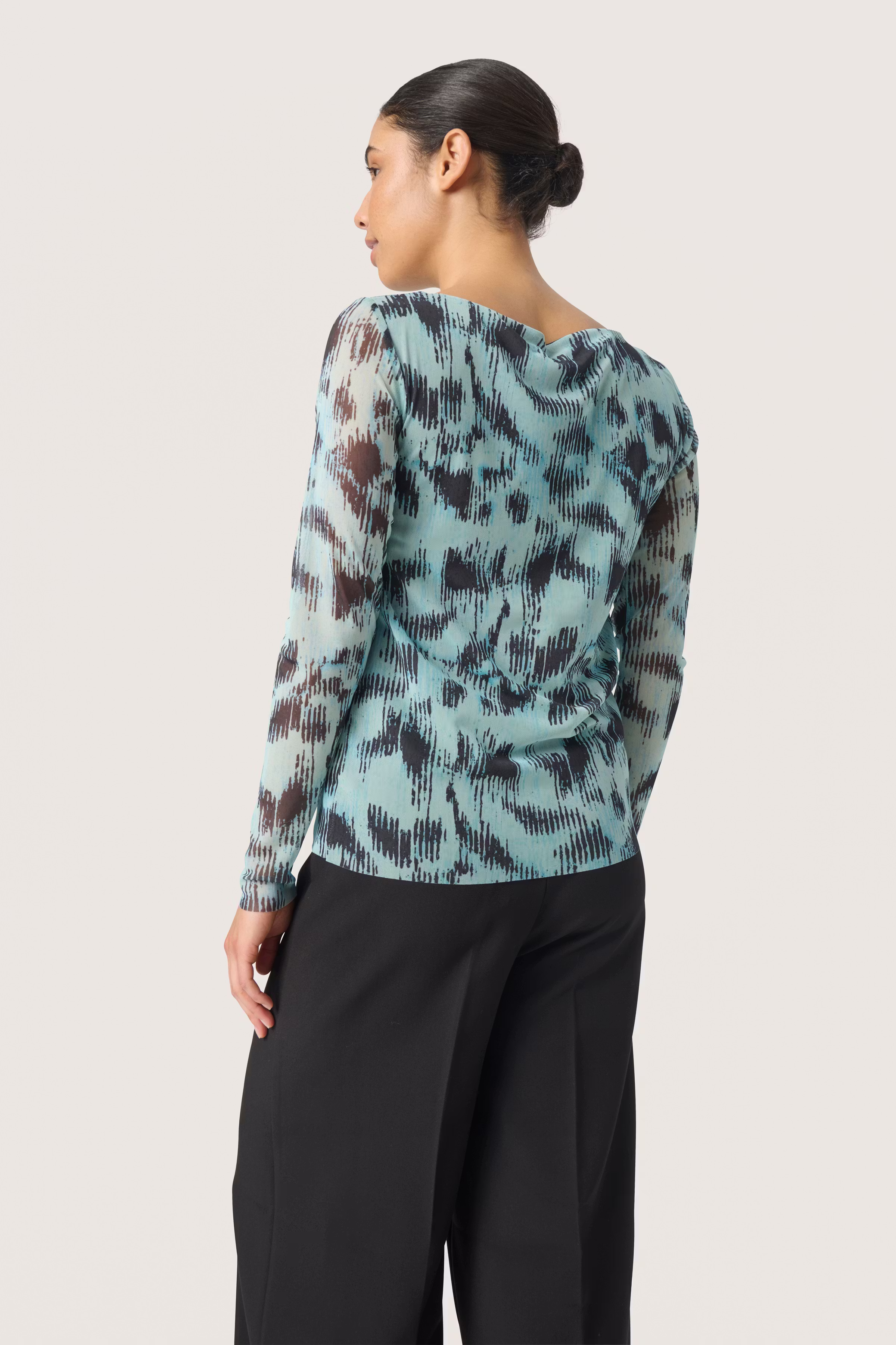 SLAnaika Bluse LOOKBOOK BACK 30407324-302708