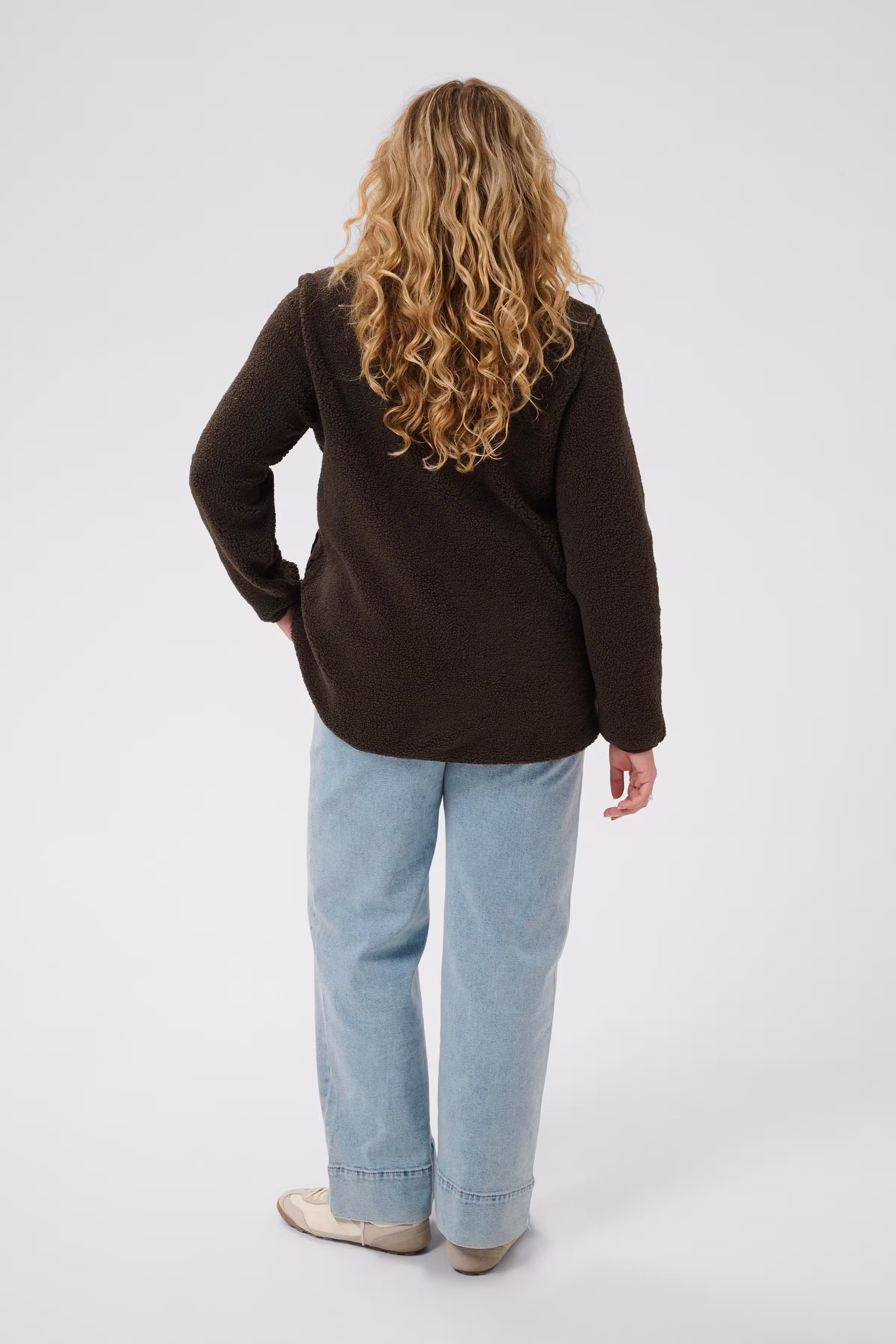 KCmally Coat LOOKBOOK BACK 10584751-190810