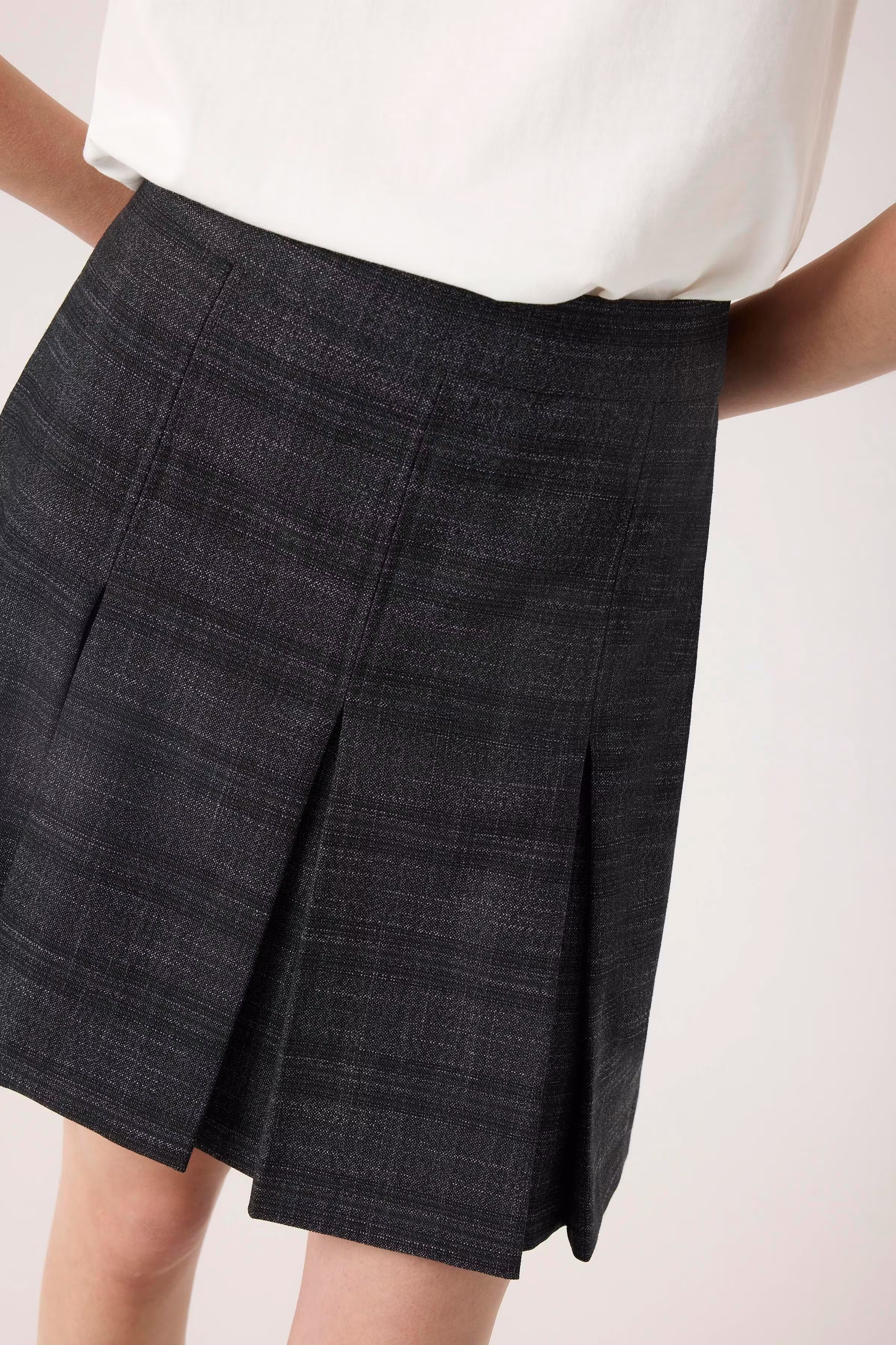 SLEvonne Rock LOOKBOOK DETAIL 30408726-304333