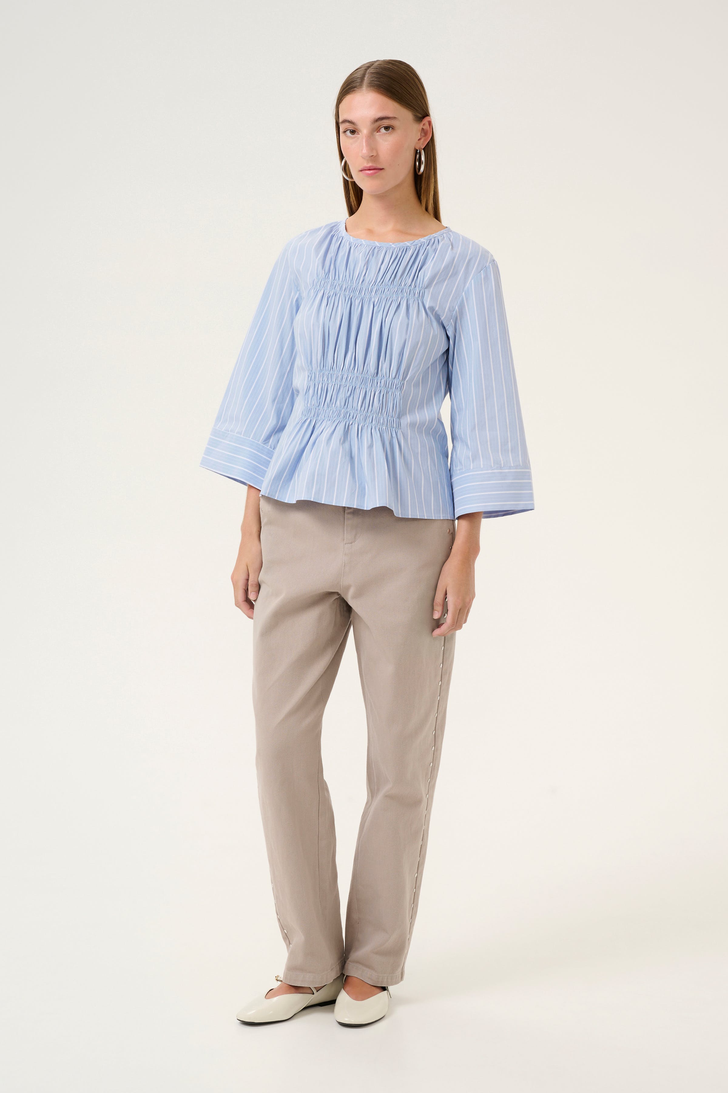 KBTessa Blus LOOKBOOK FRONT 10105308-107038