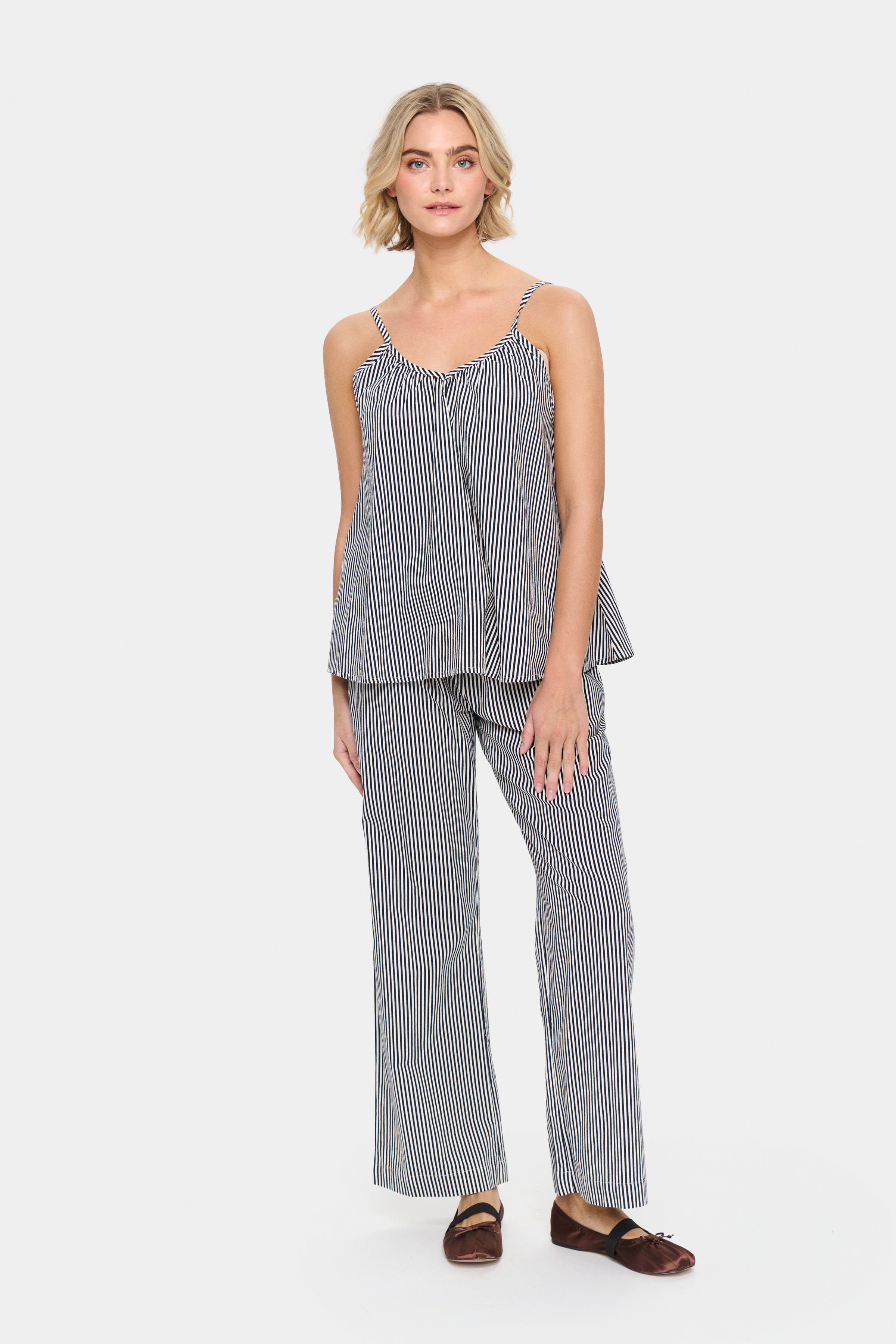 ZalindaSZ Top LOOKBOOK FRONT 30514205-303492