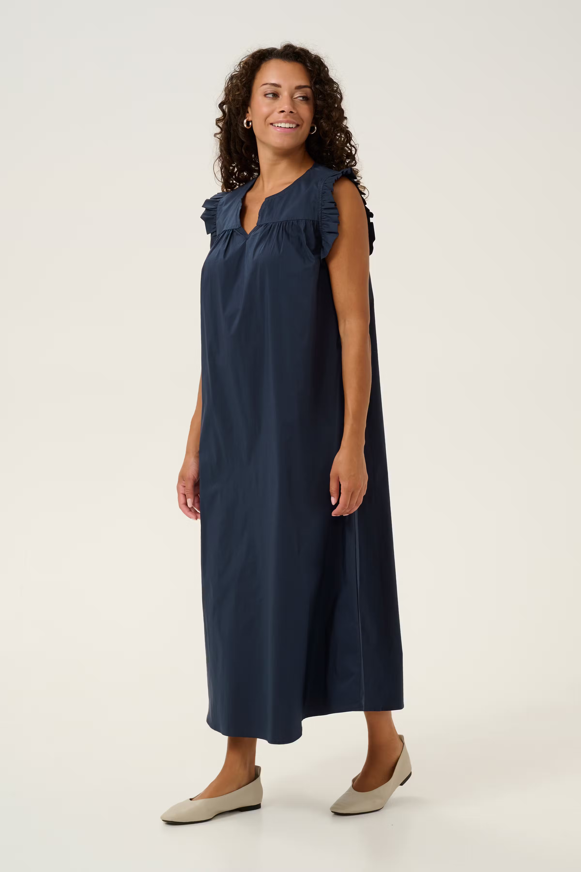 CUberri Dress LOOKBOOK FRONT 50111946-193921