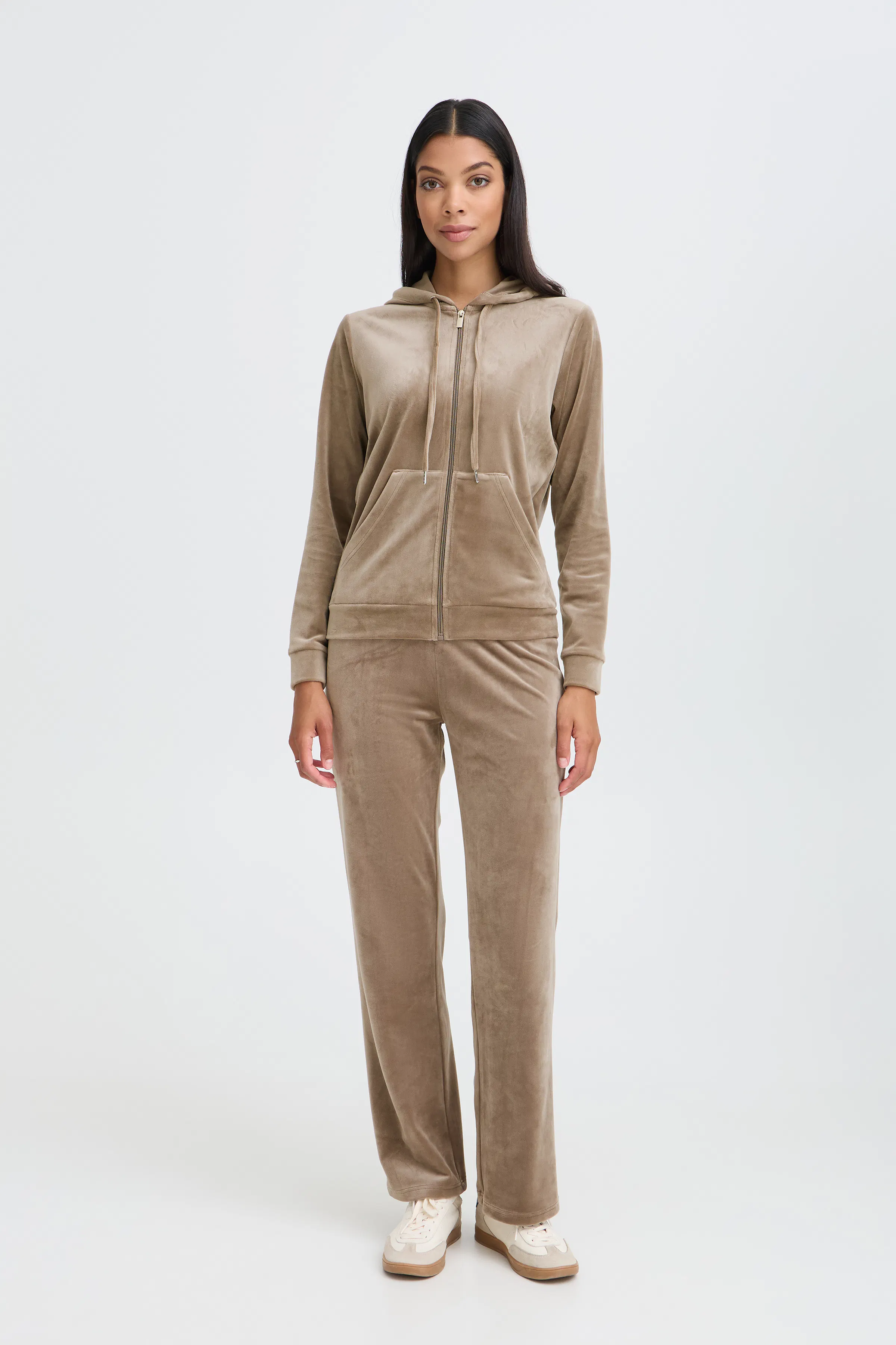 BYSTILLA Veloursett LOOKBOOK FRONT 20816019-181112