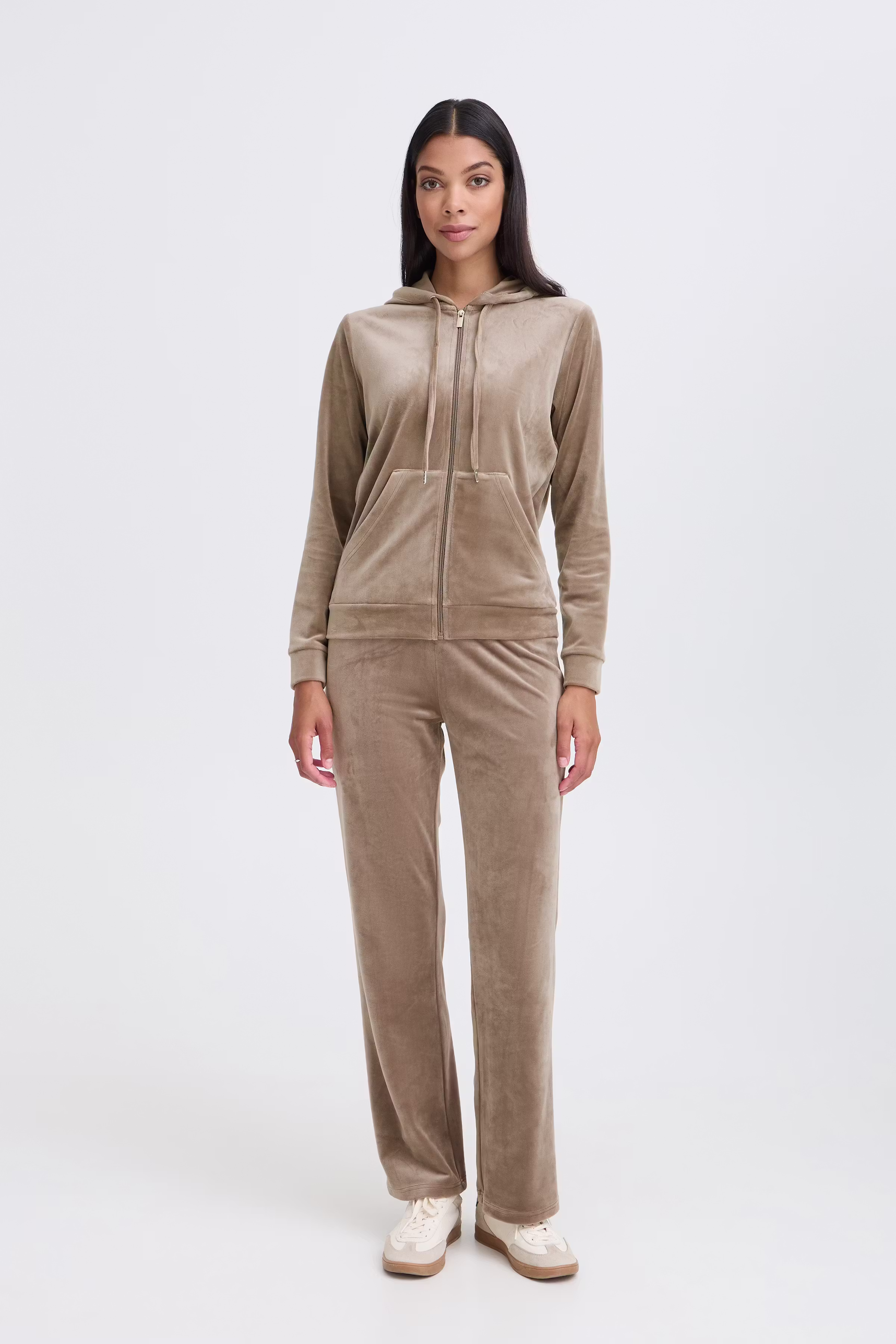 BYSTILLA Veloursett LOOKBOOK FRONT 20816019-181112