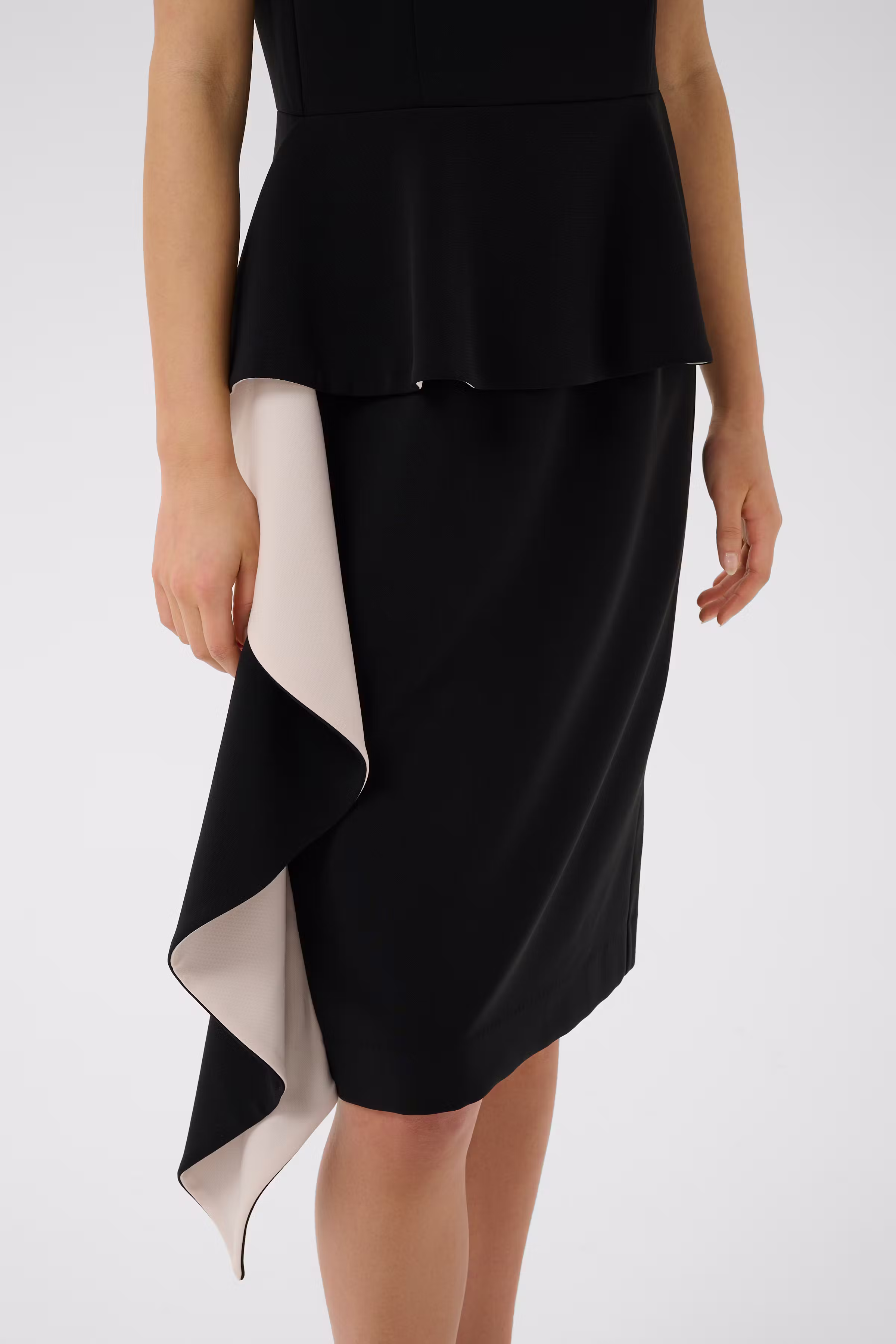 CHARLEENEIW Flounce Kleid LOOKBOOK DETAIL 30112424-194008