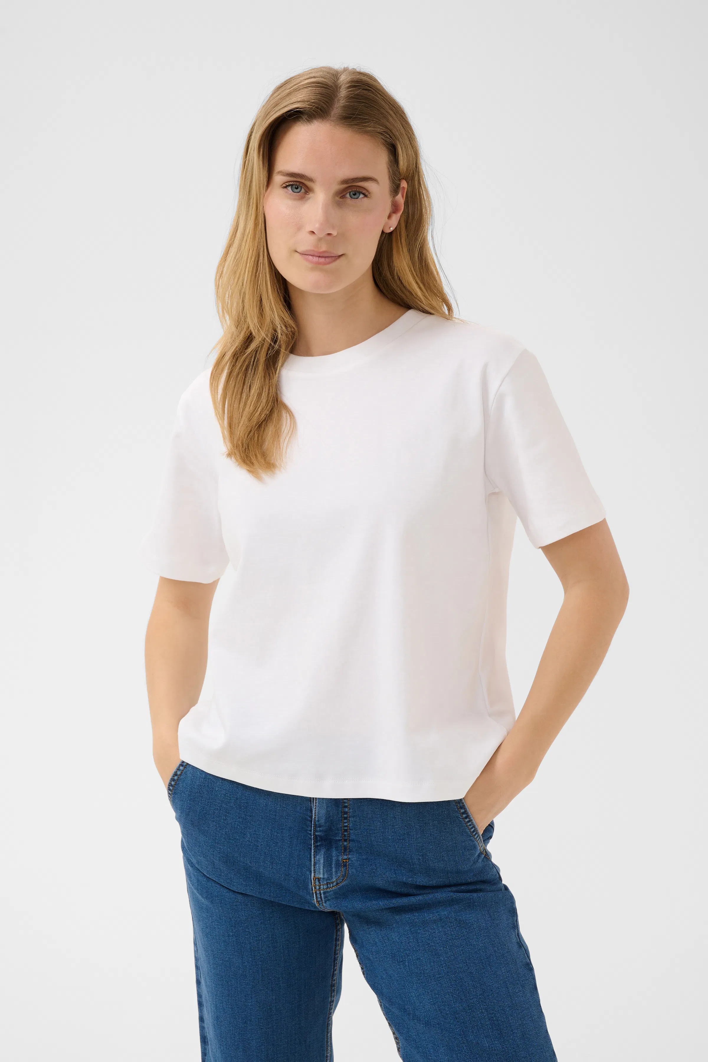 AnnePW T-shirt LOOKBOOK FRONT 30308060-110601