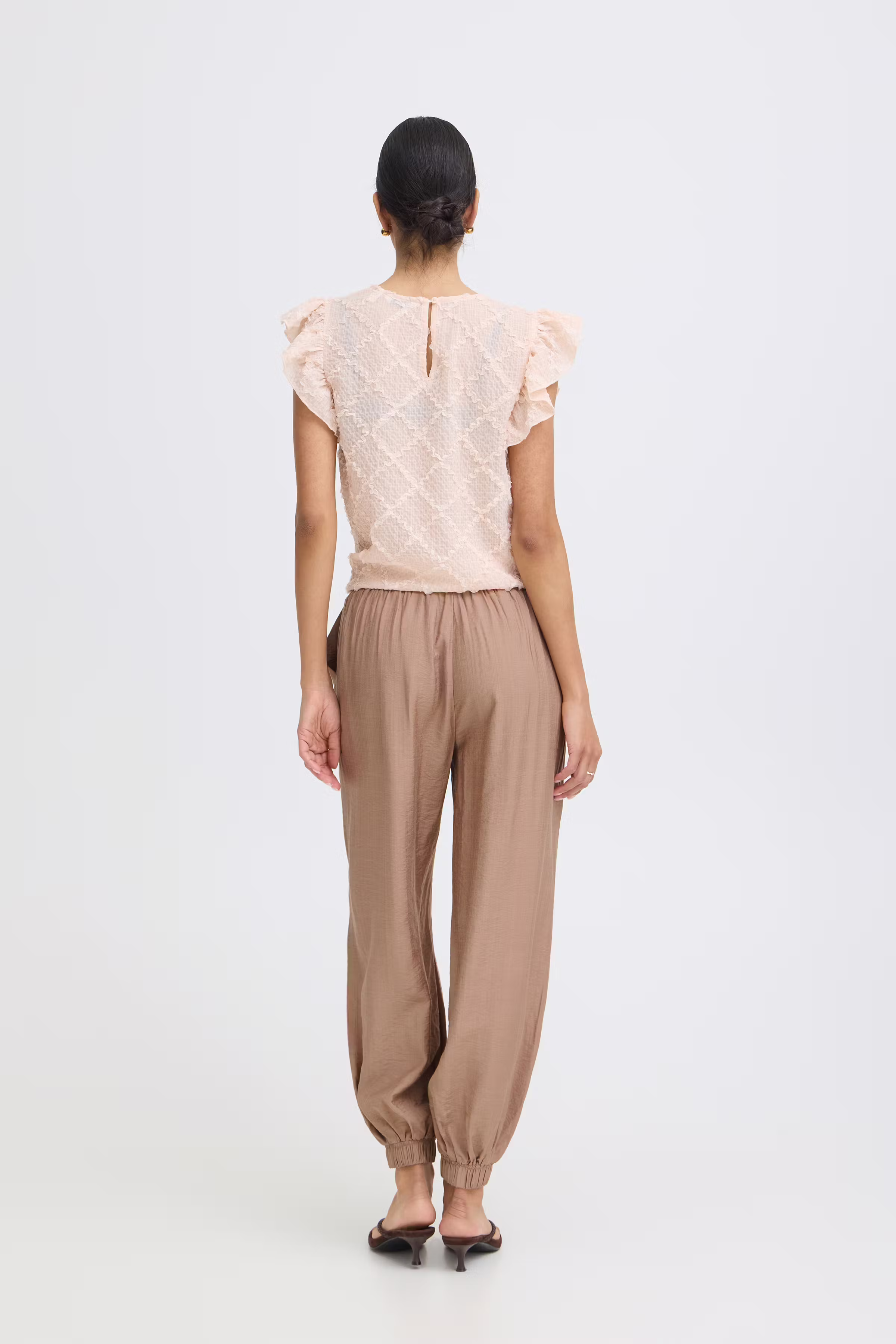 BYJOANNIE Hose LOOKBOOK BACK 20819216-161412