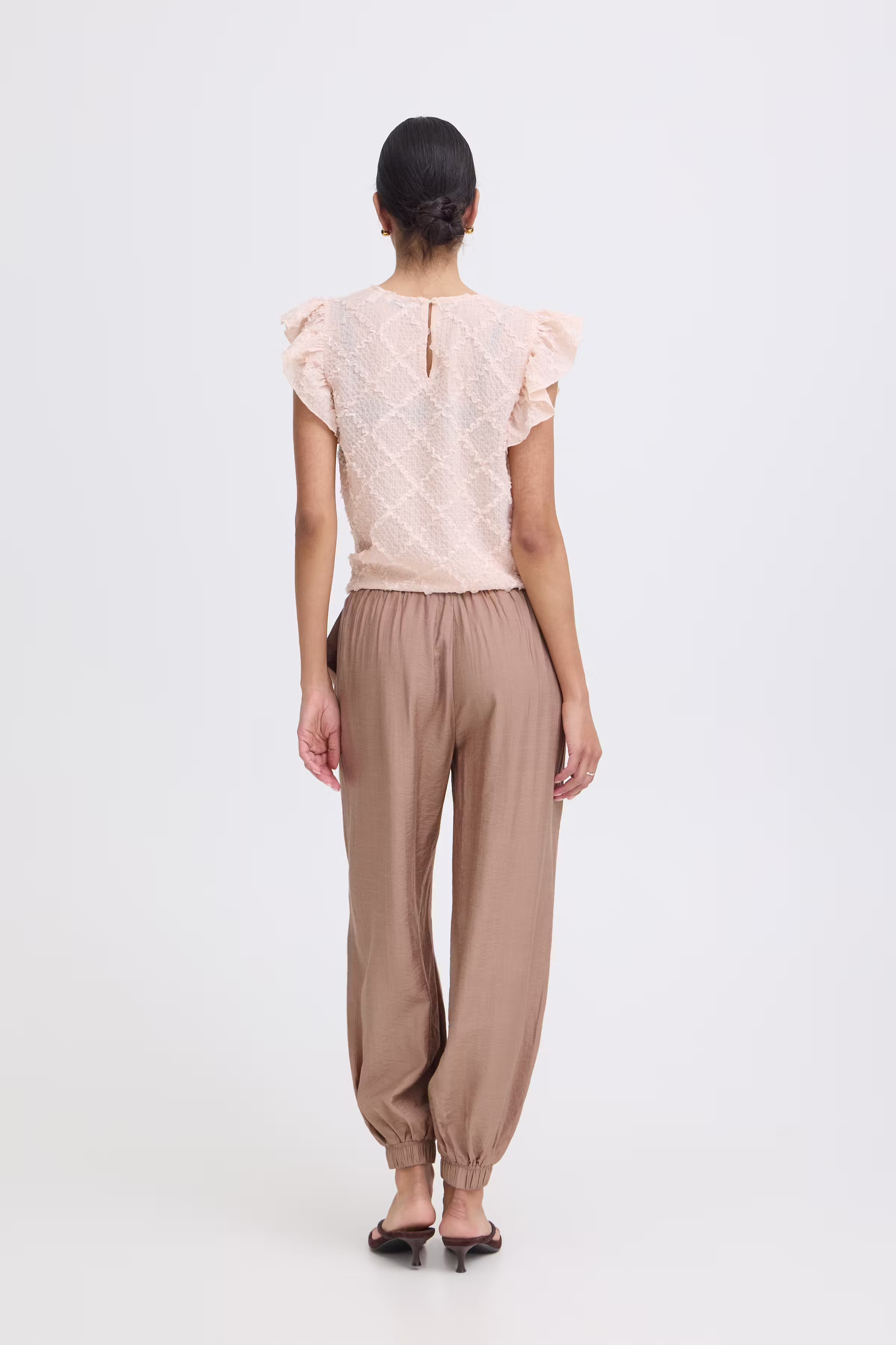BYJOANNIE Hose LOOKBOOK BACK 20819216-161412