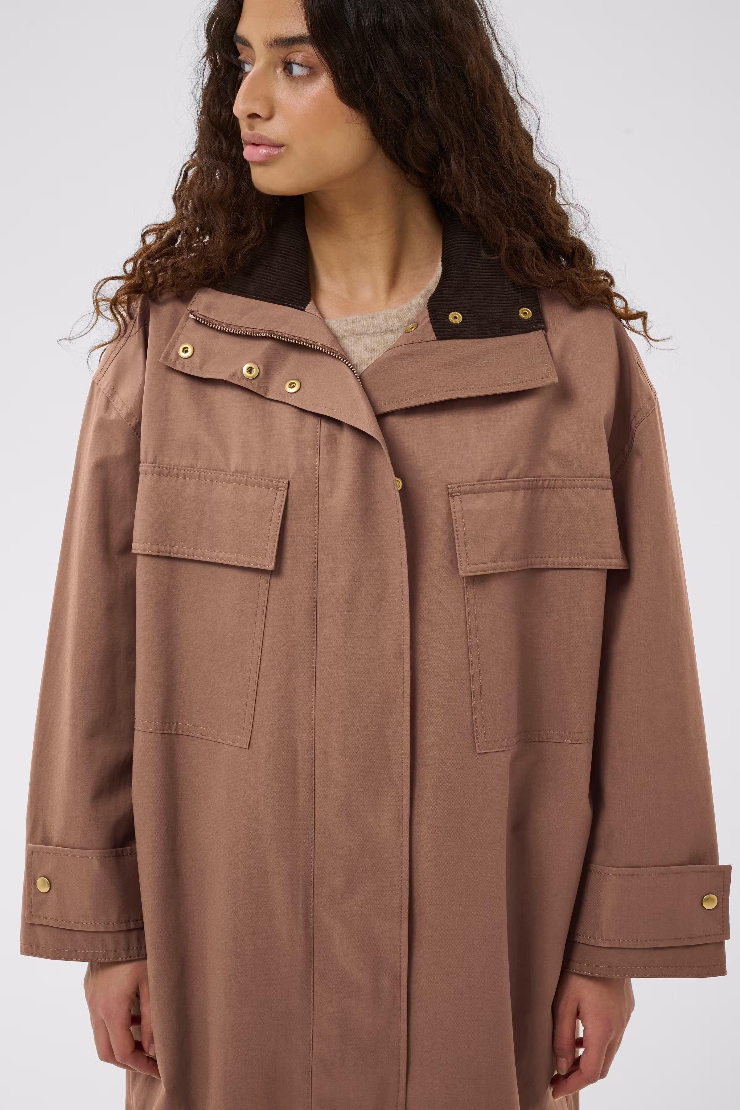 GRACELYNNIW Mantel LOOKBOOK DETAIL 30112271-181314