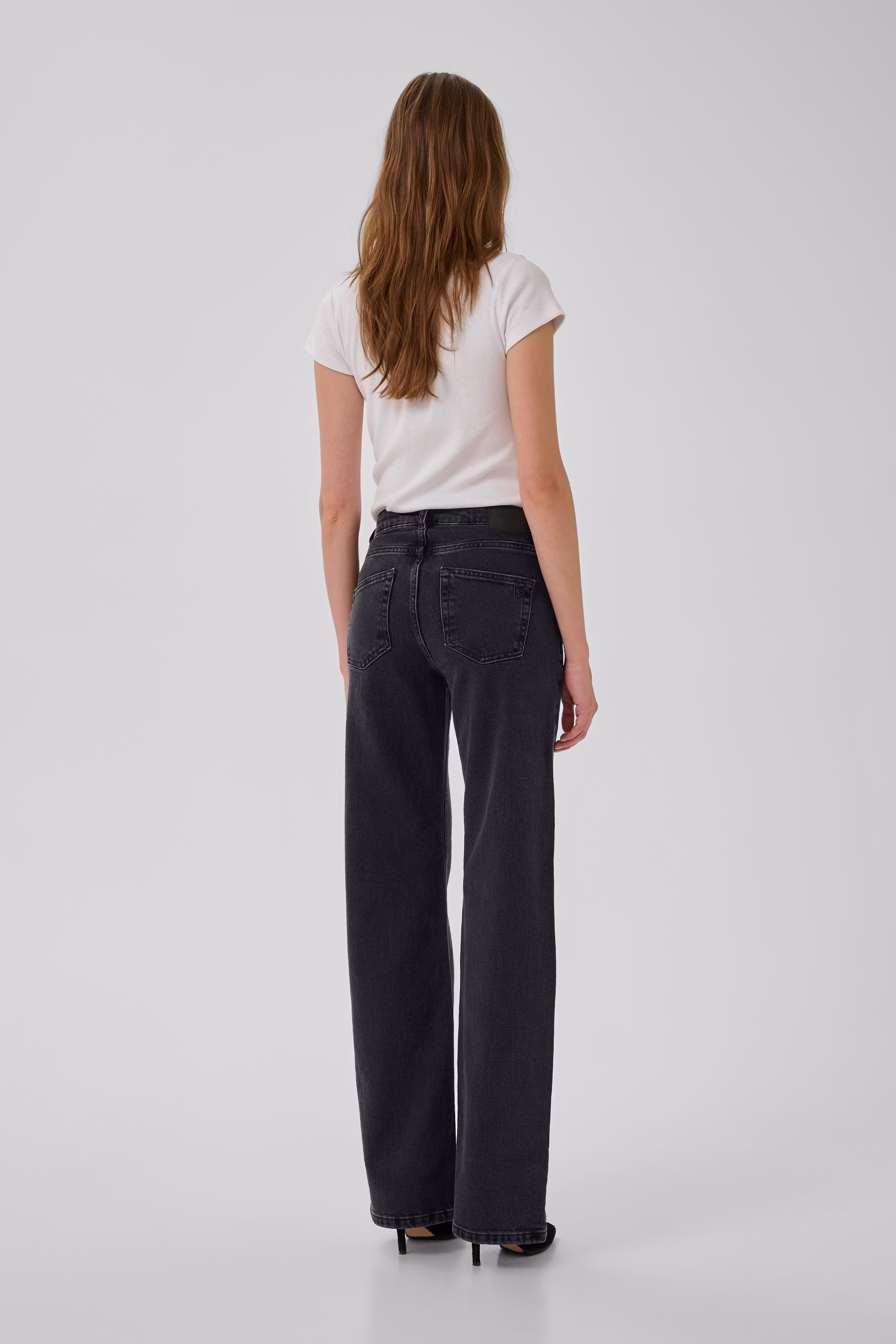 05 THE LOUIS HIGH WIDE JEANS LOOKBOOK BACK 10704222-100070