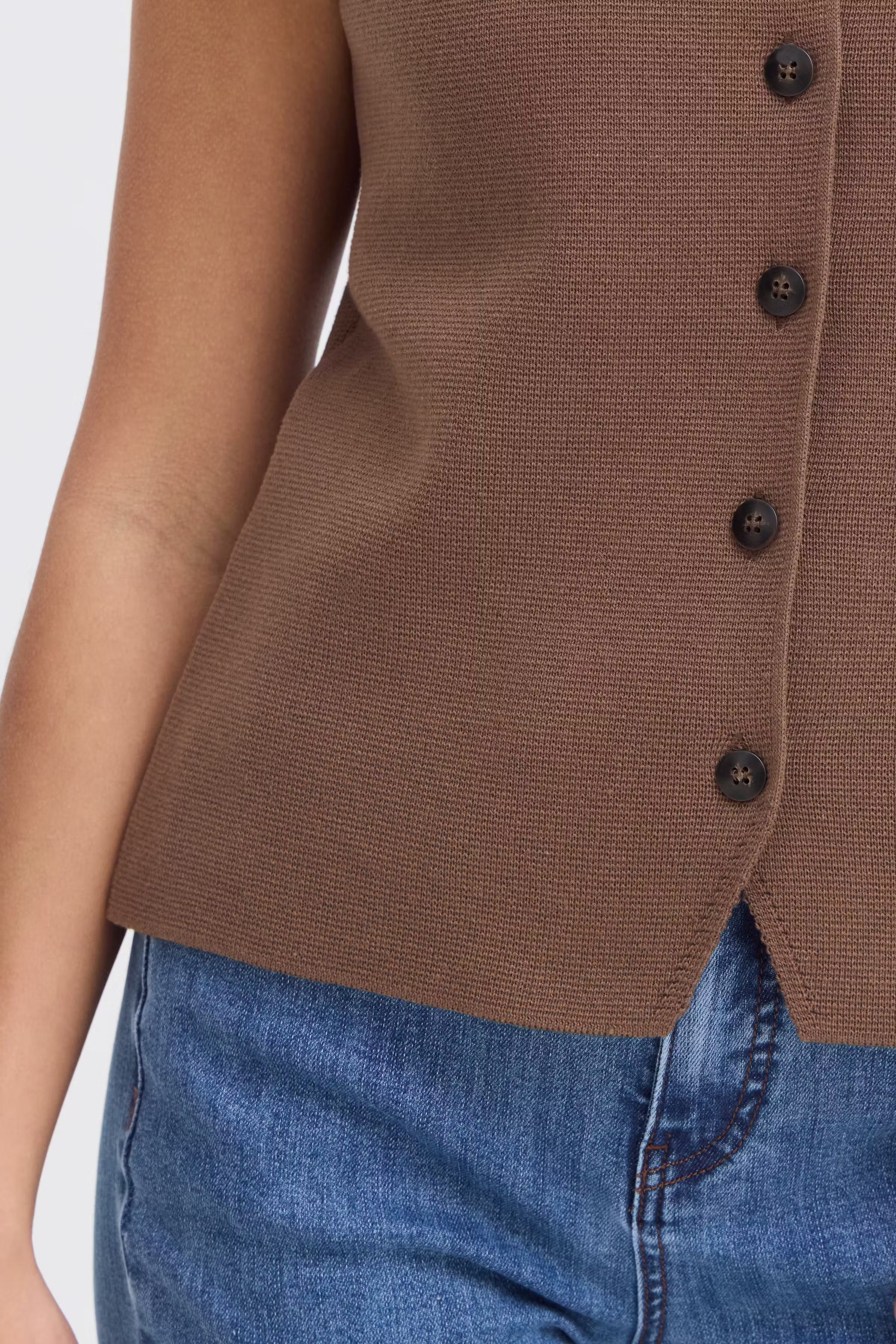 FRITA Vest LOOKBOOK DETAIL 20618192-190916