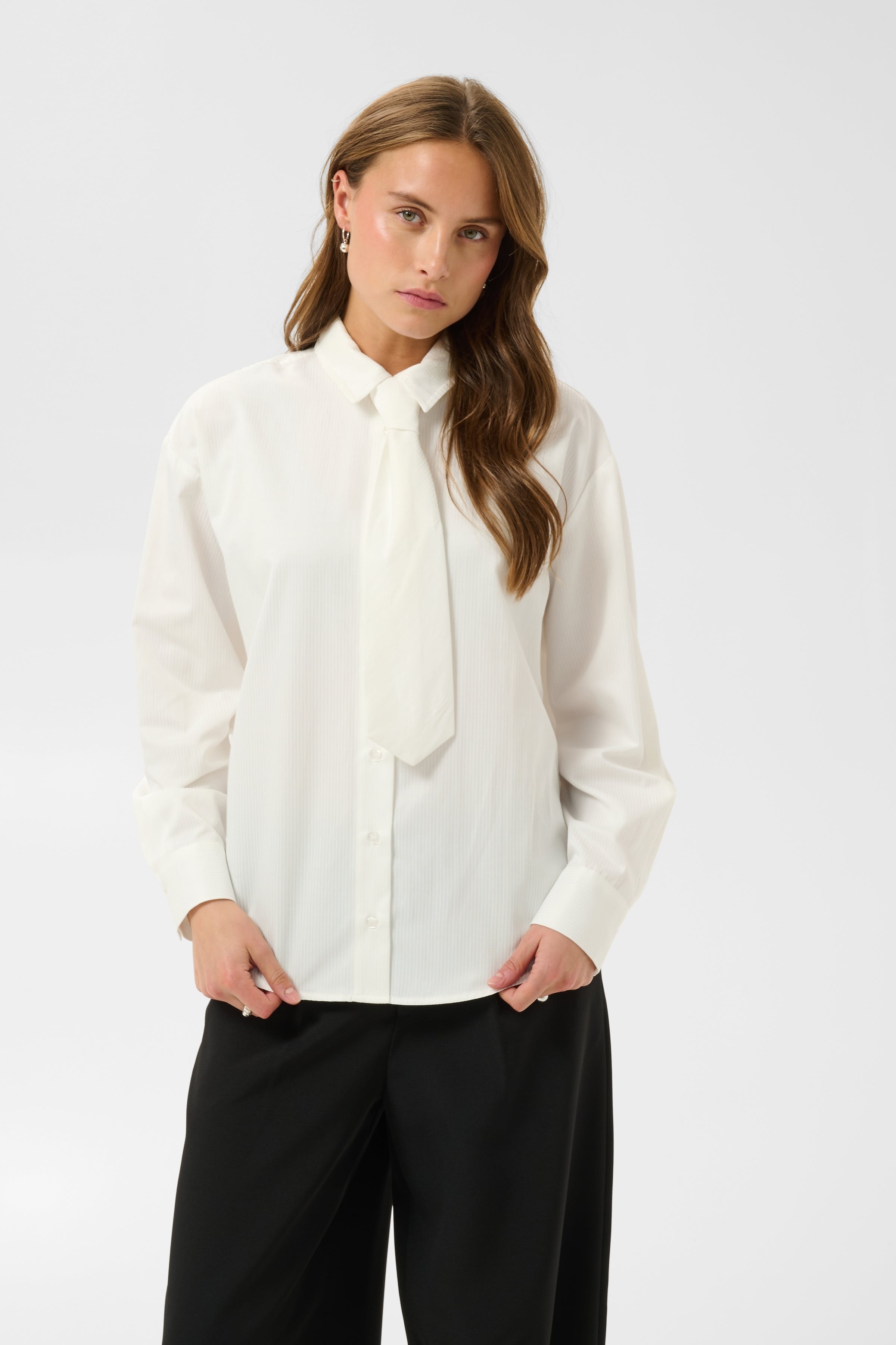KAsolea Overhemd LOOKBOOK FRONT 10512605-107050