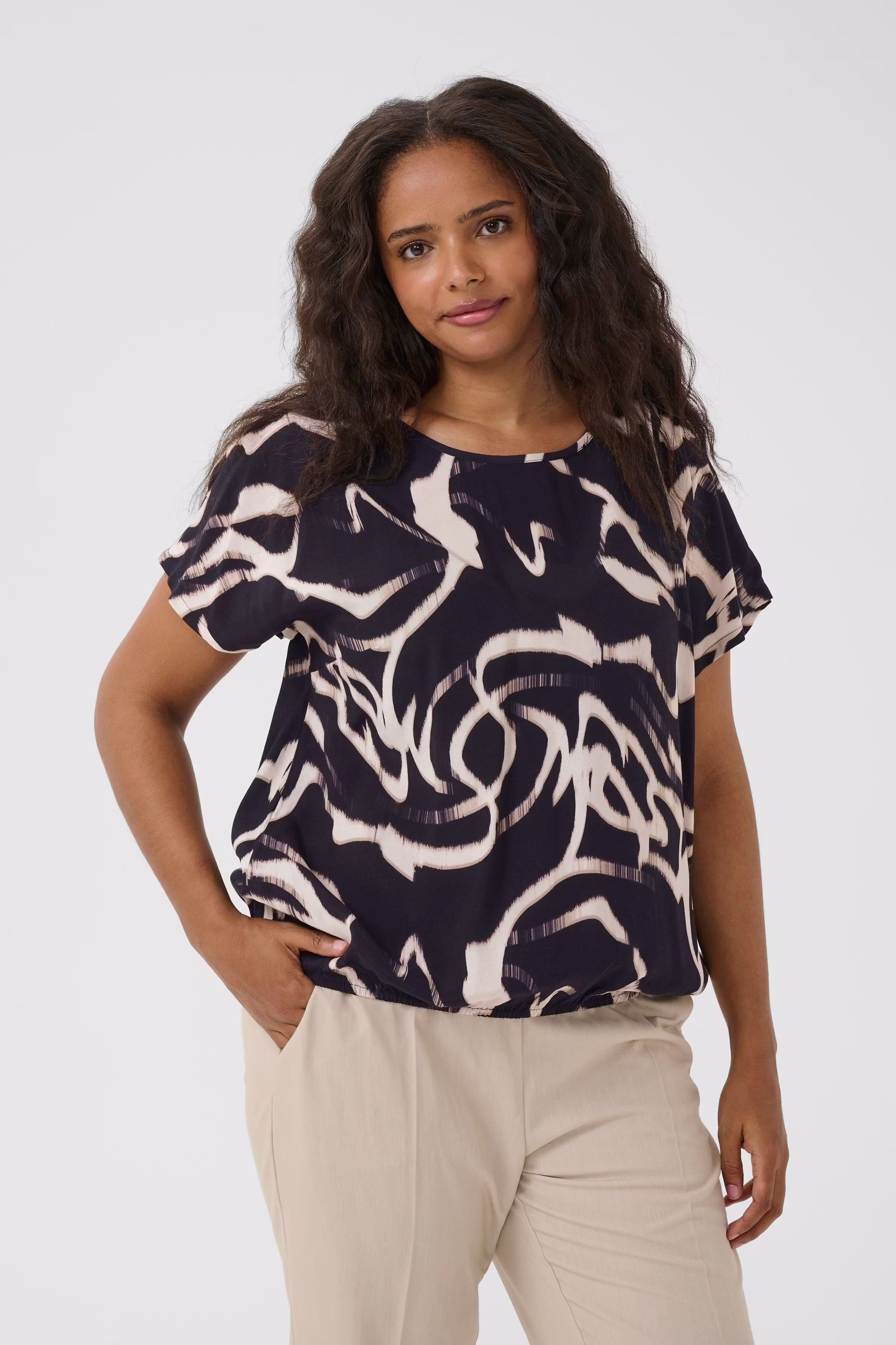 KCmaren Blouse LOOKBOOK FRONT 10583404-107701