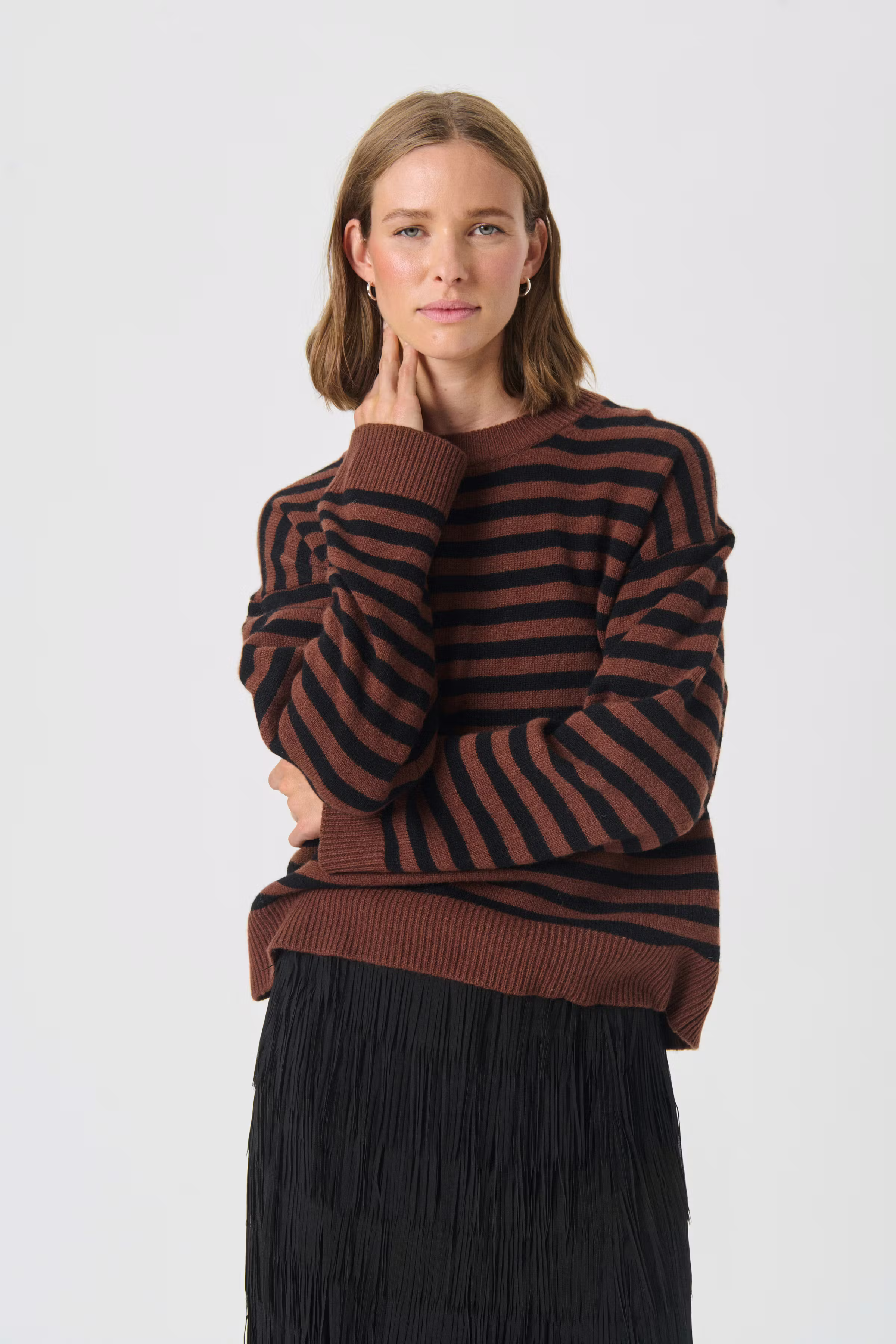 VinasPW Pullover LOOKBOOK FRONT 30310219-304438