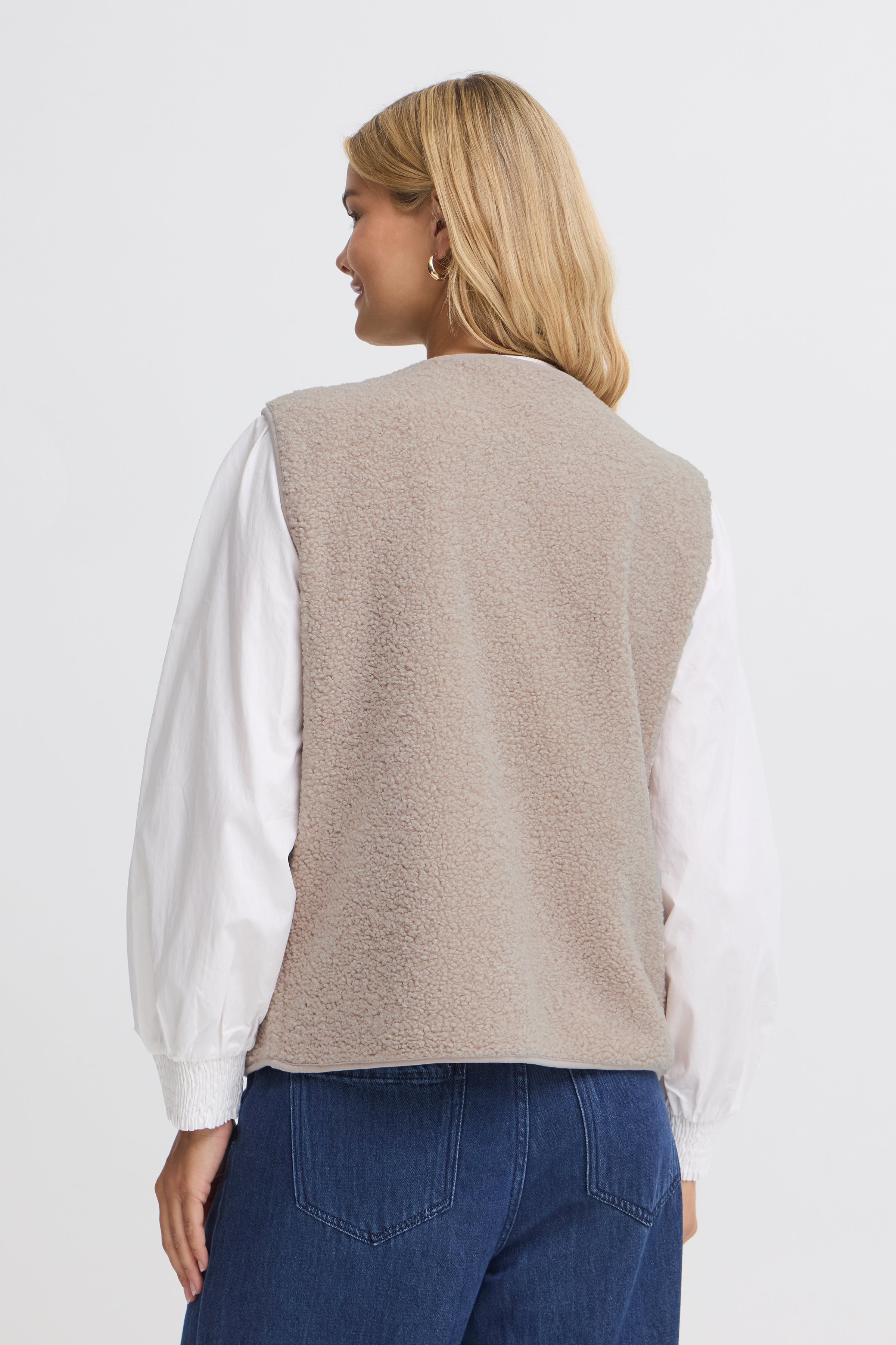 FRGWYNNE Vest LOOKBOOK BACK 20618104-161305