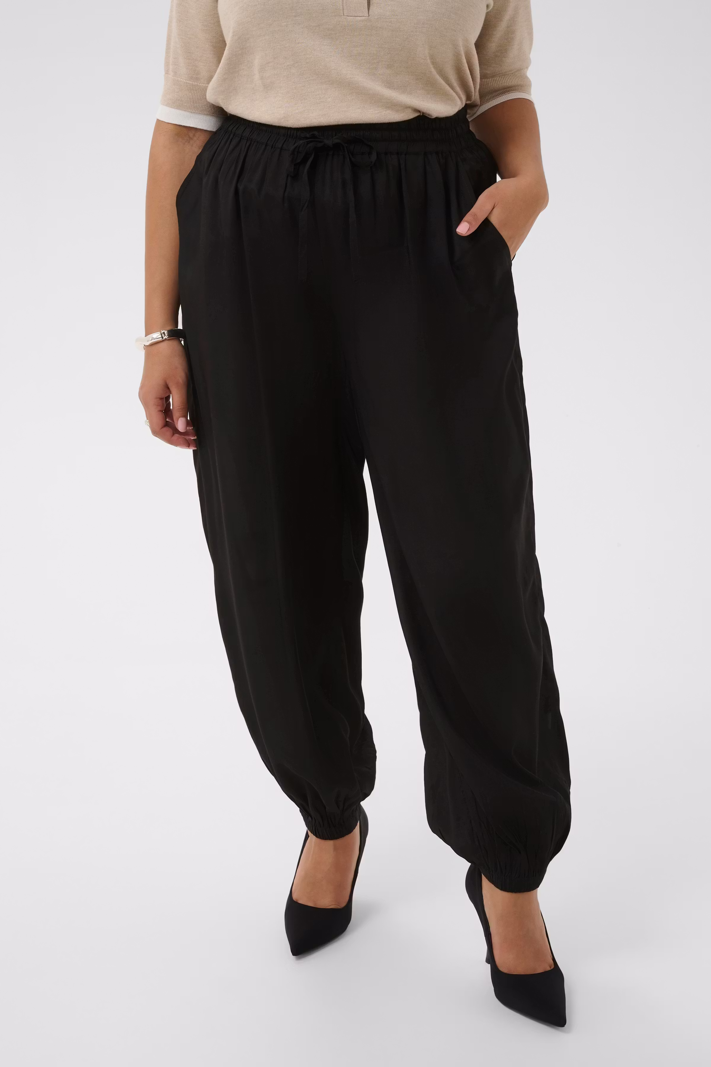 KCberry Bukser LOOKBOOK FRONT 10584158-100121