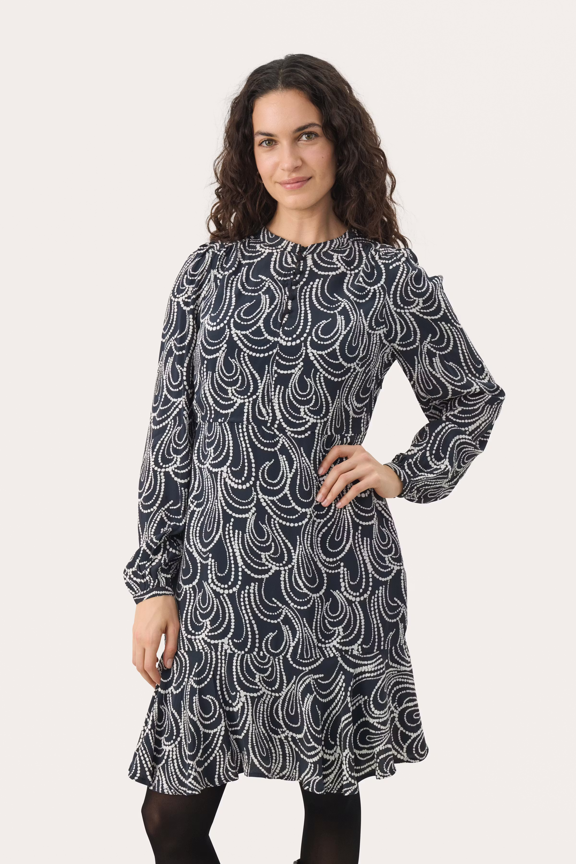 PhillipaPW Dress LOOKBOOK FRONT 30309249-303396