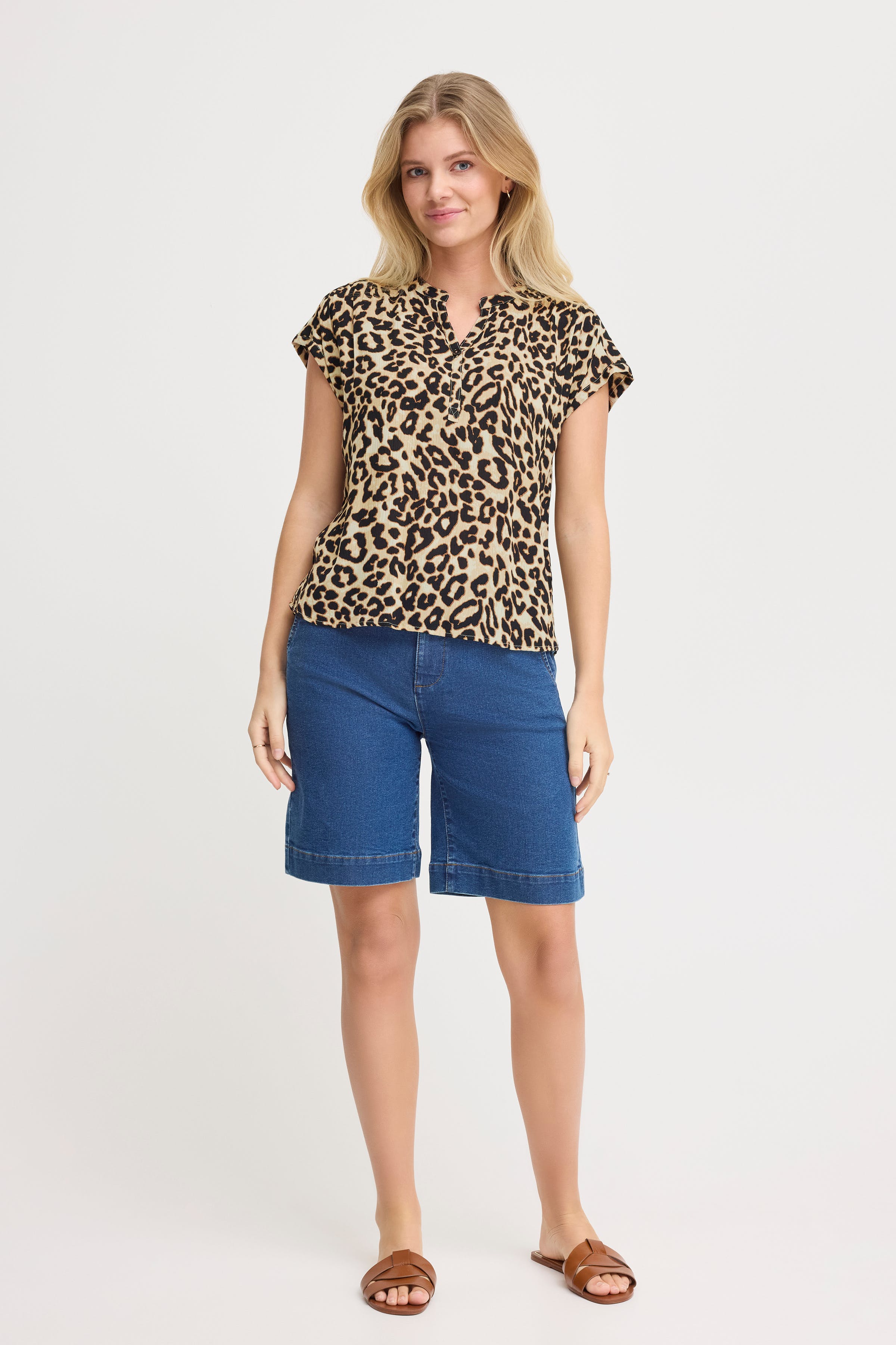 FREASE Blouse LOOKBOOK FRONT 20615597-204722