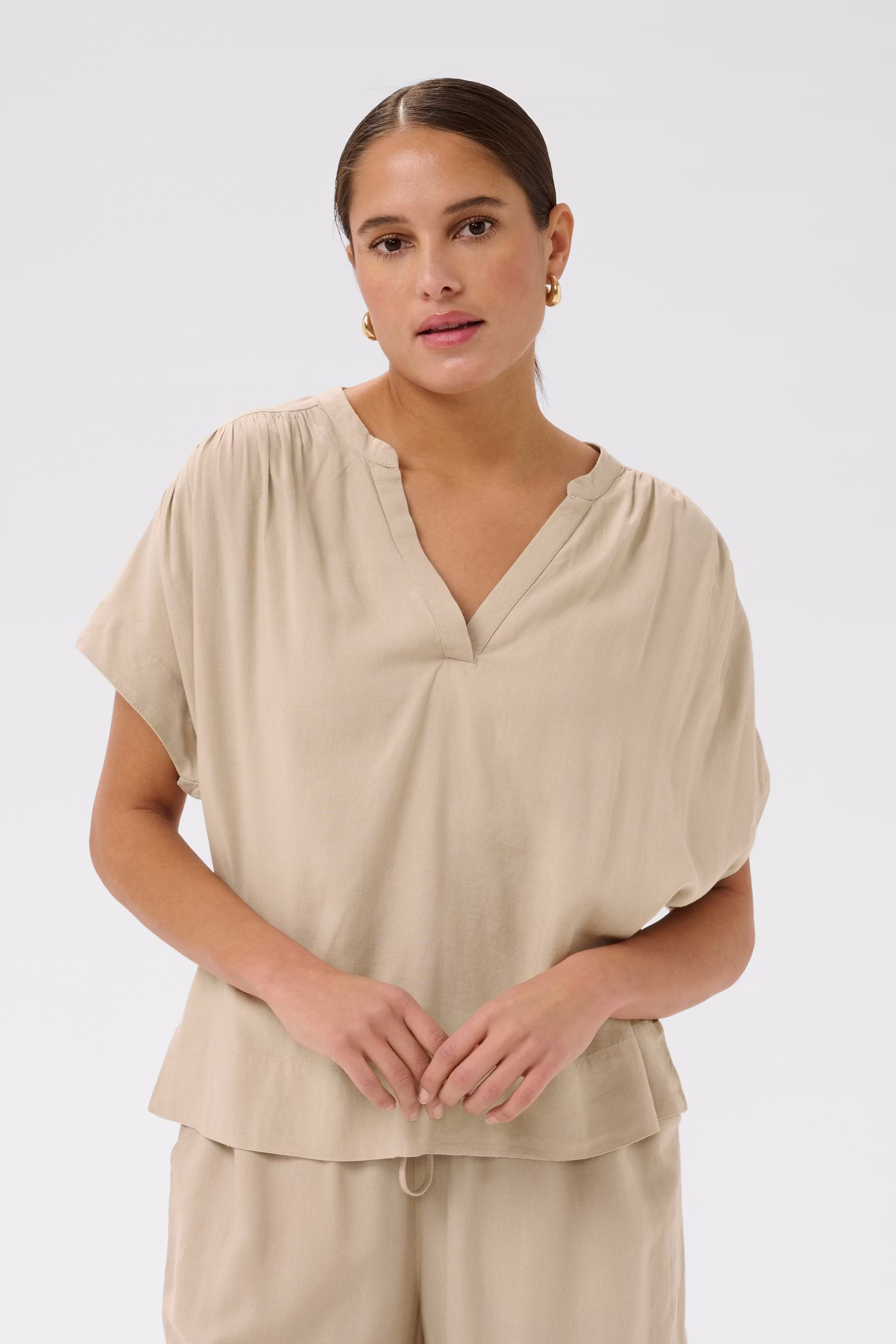 KAmilia Linen Top LOOKBOOK FRONT 10509670-151305