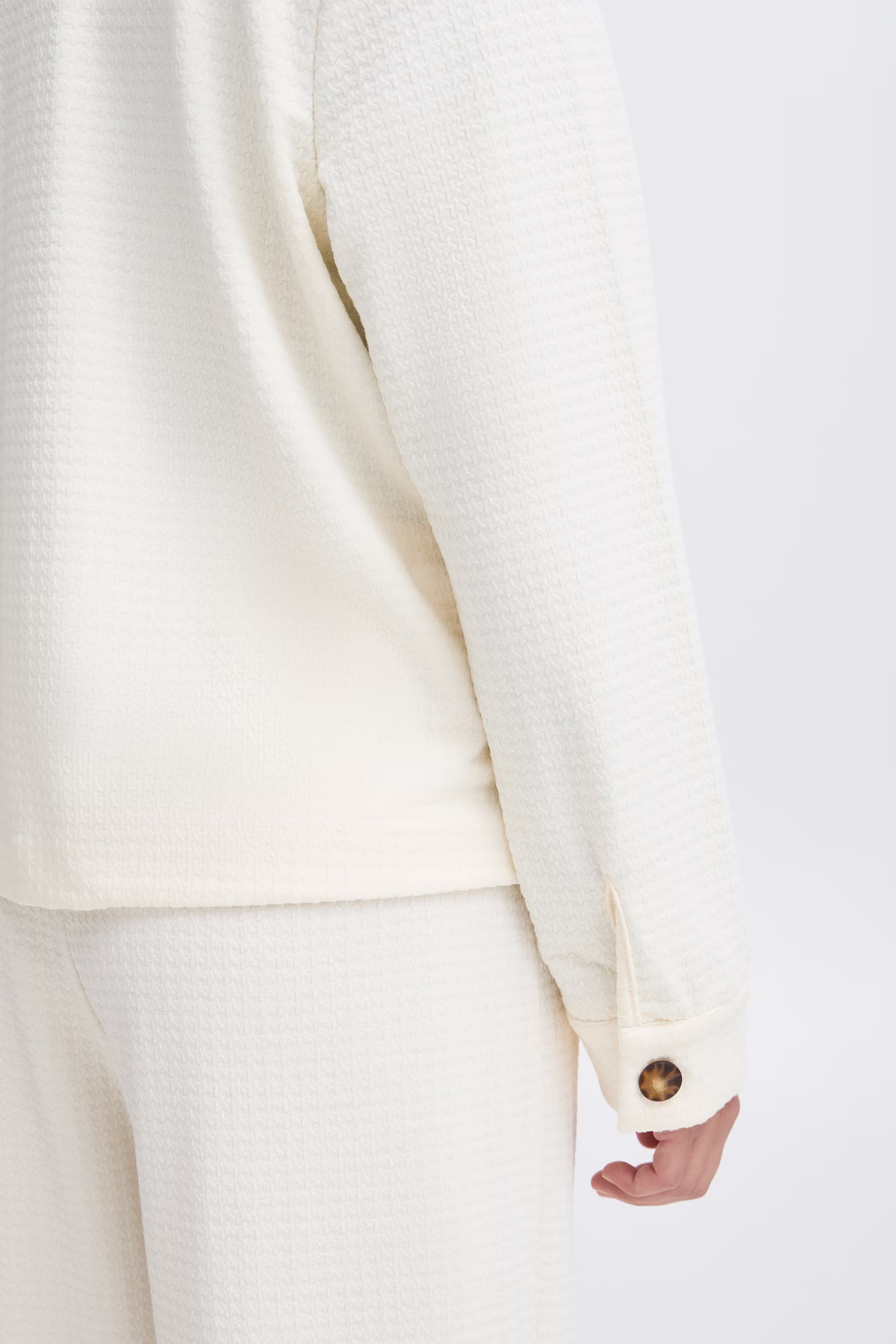 IHKATE Oberbekleidung LOOKBOOK DETAIL 20123014-130905