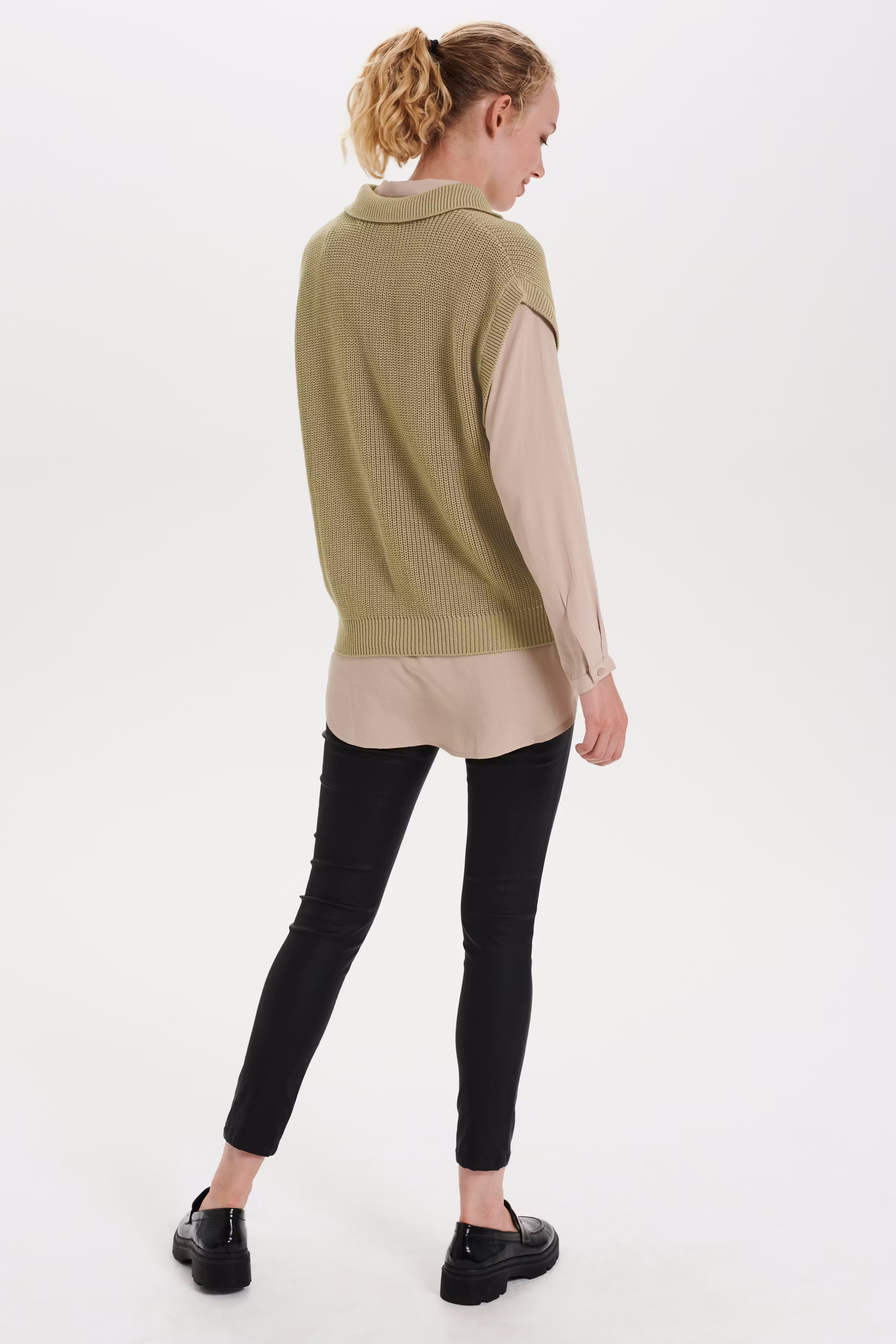 IdunSZ Vest

 LOOKBOOK BACK 30511858-151306