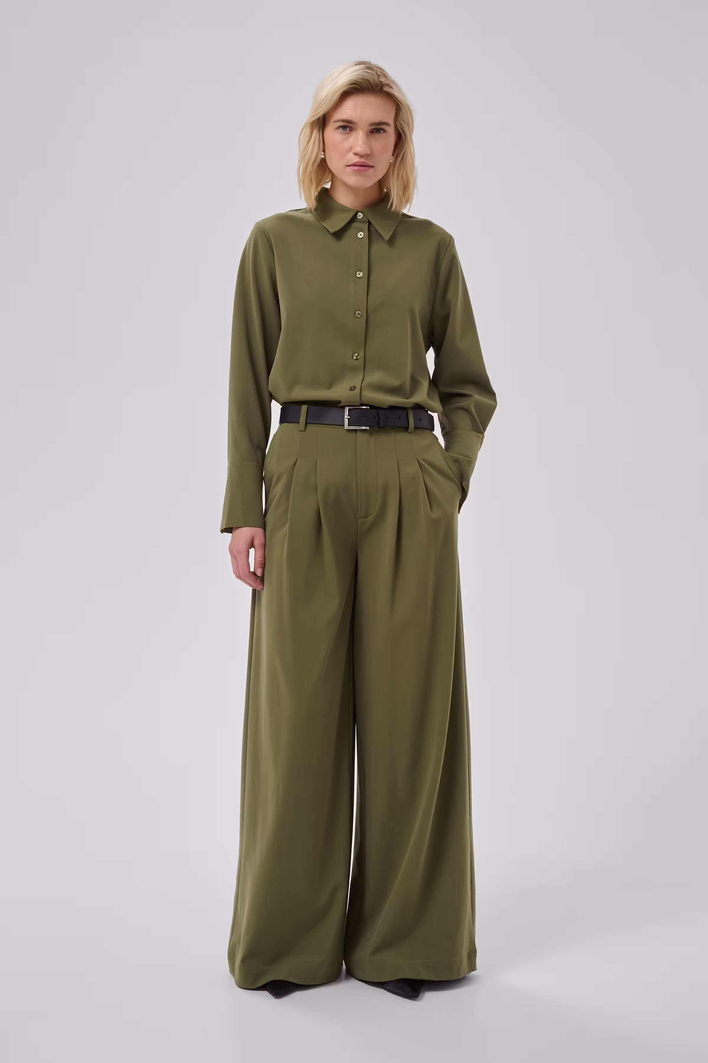 MWHace Hose LOOKBOOK FRONT 10705652-190515