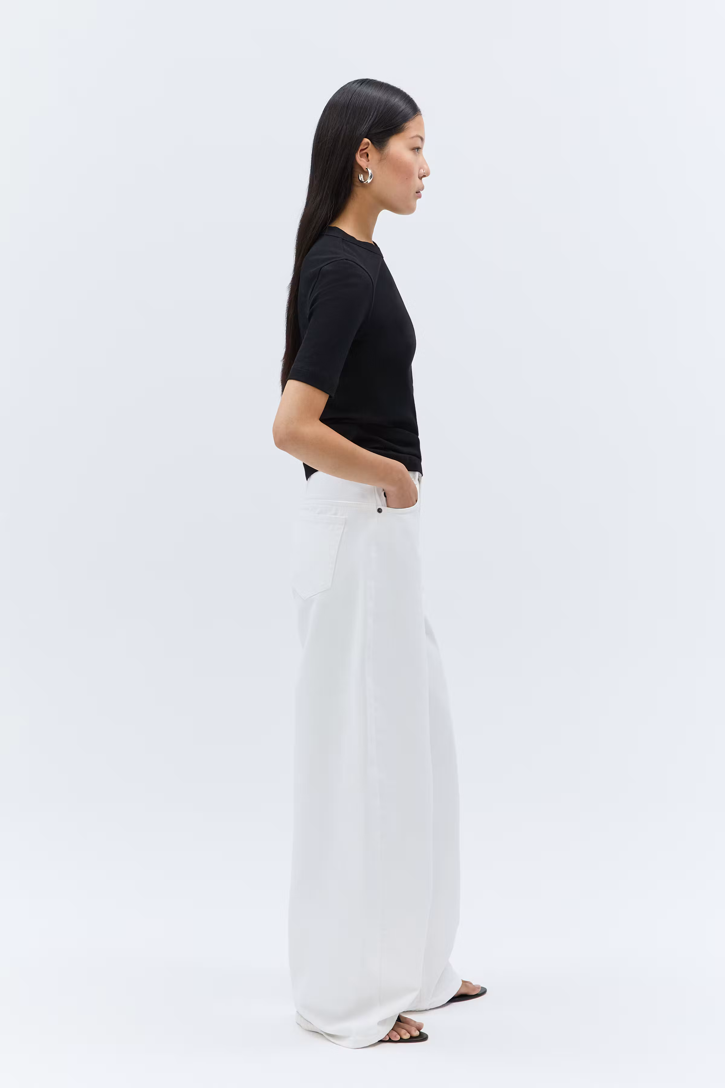 IOKRISTIN Top LOOKBOOK FRONT 30600546-BK999