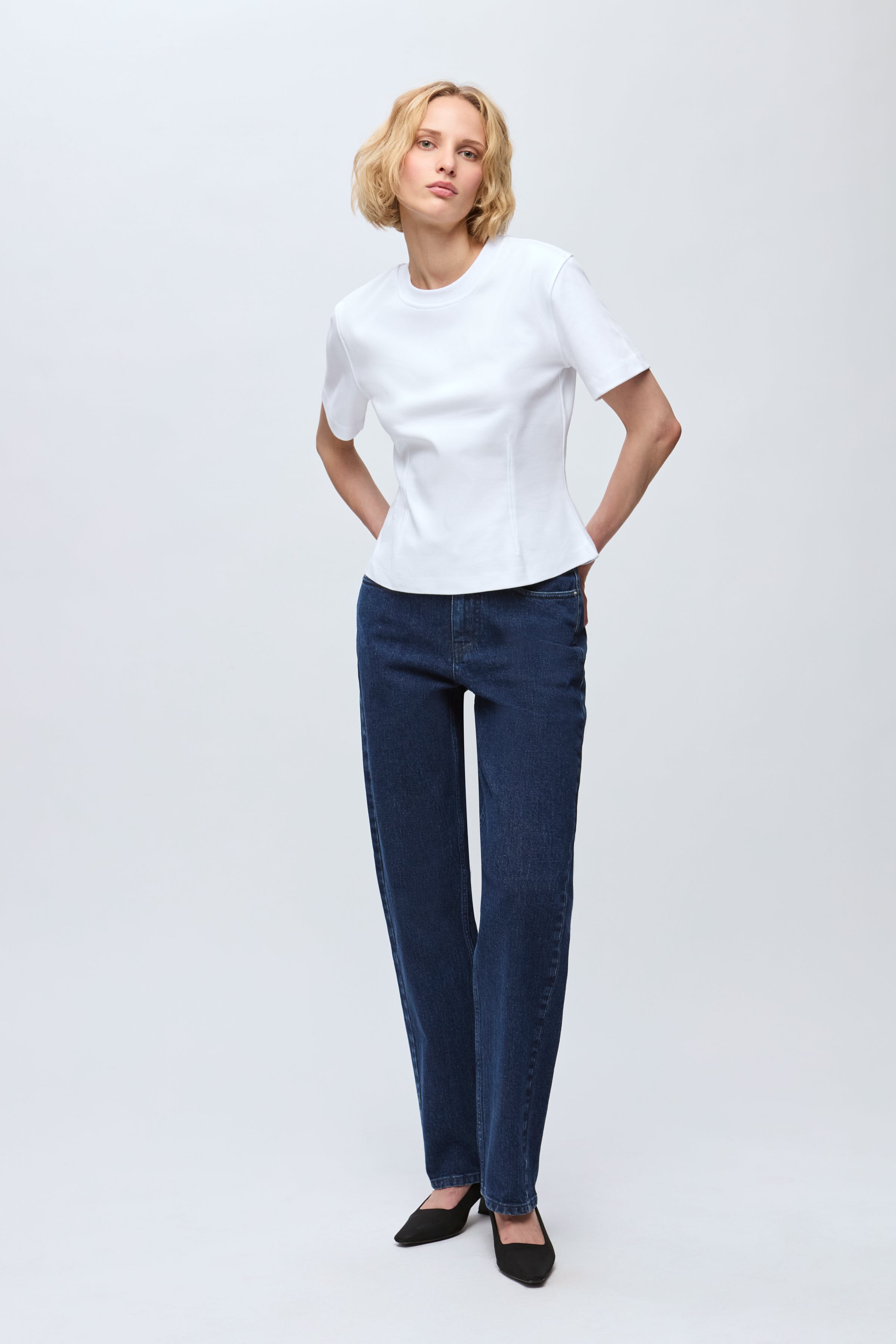 IOFeather T-shirt LOOKBOOK FRONT 30600115-WH001