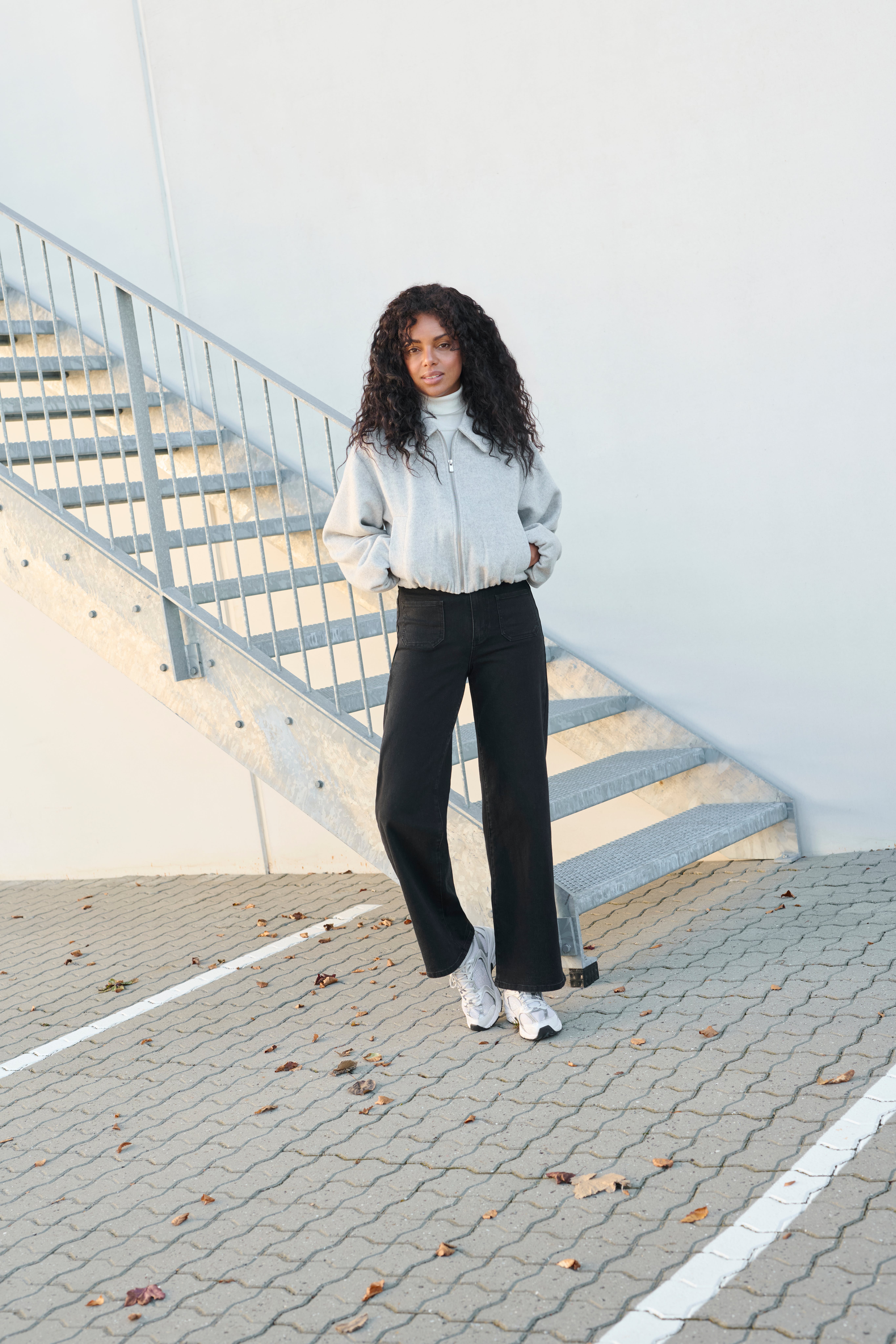 KAludovika Jas LOCATION NONE 10510197-100126