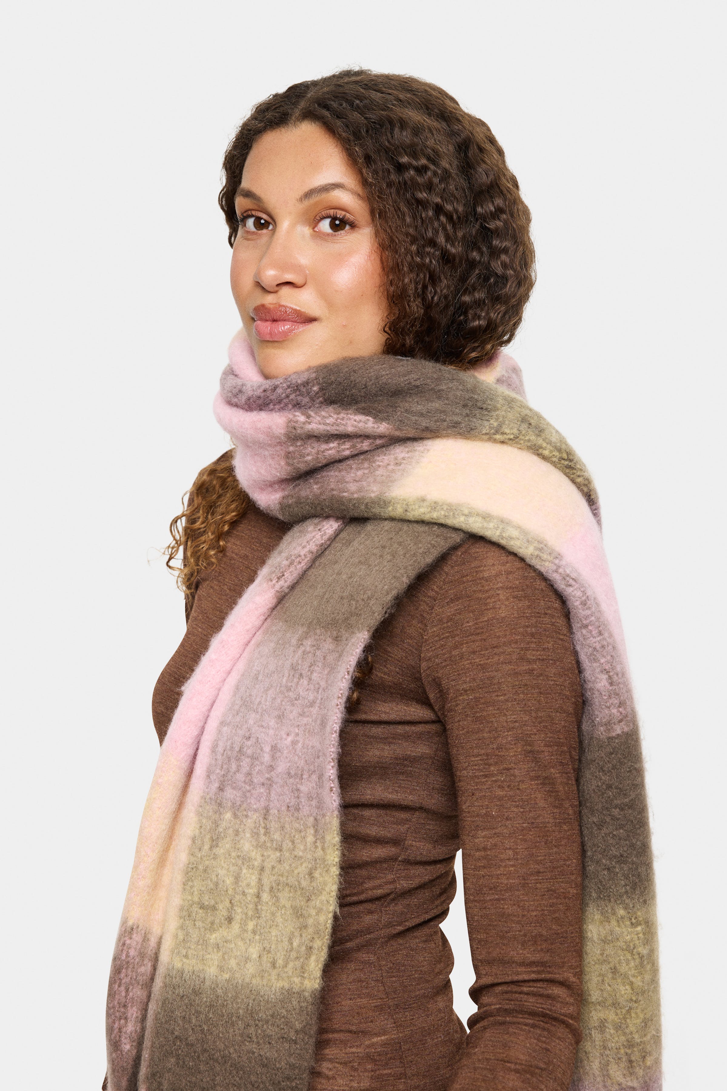 LandaSZ Scarf LOOKBOOK DETAIL 30514325-142305