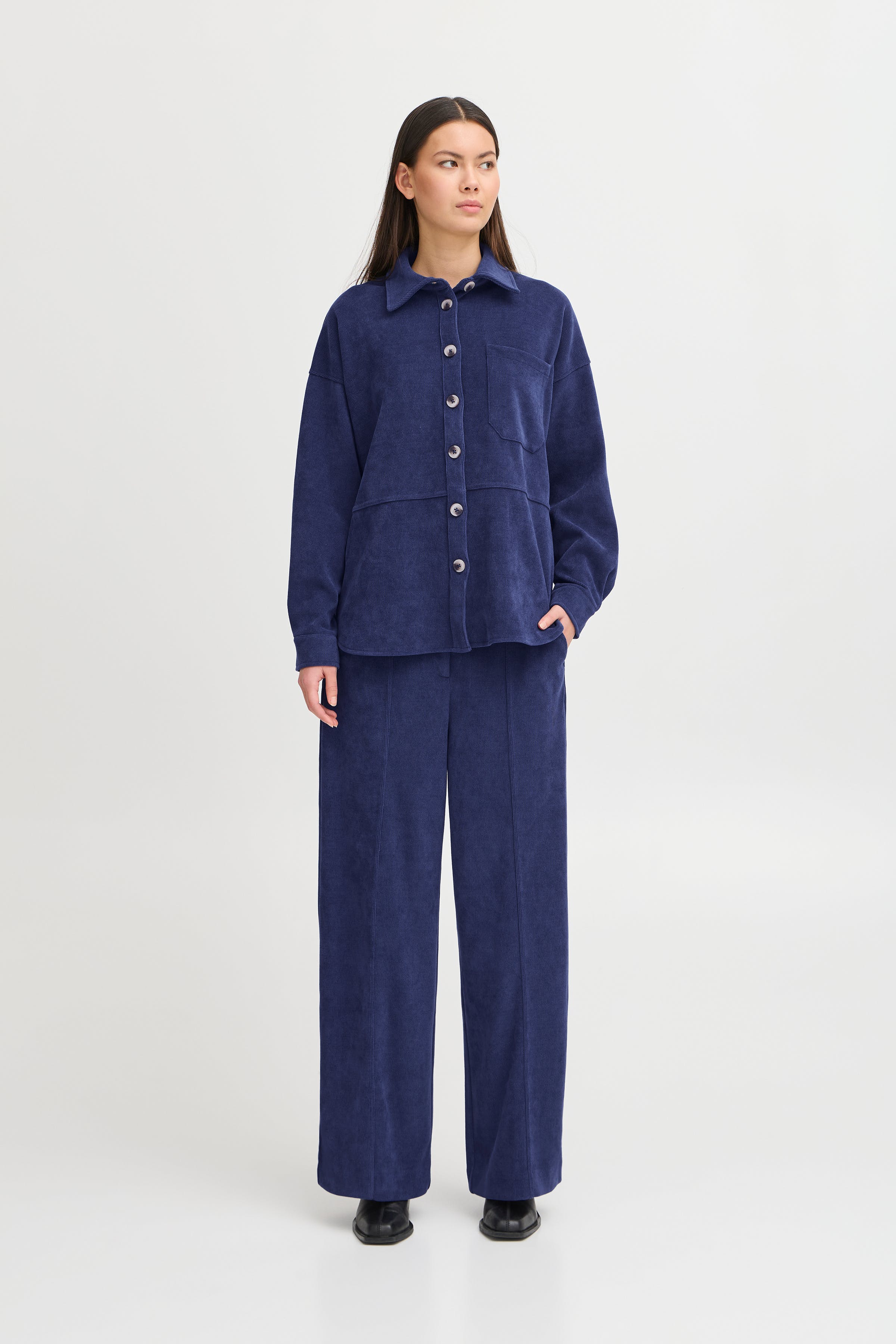 IHKATE CORDUROY WIDE broek LOOKBOOK FRONT 20122434-193933