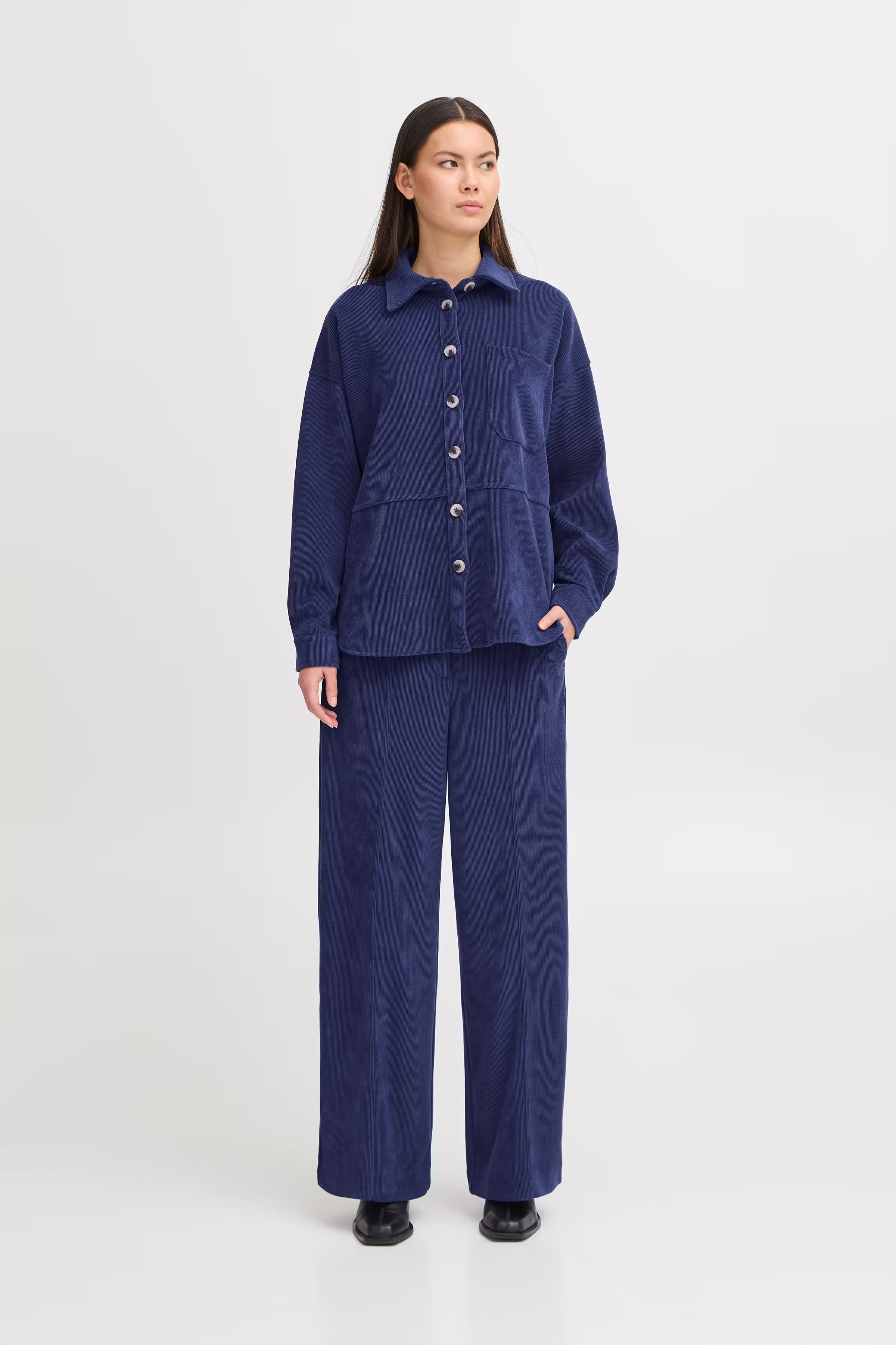 IHKATE CORDUROY WIDE broek LOOKBOOK FRONT 20122434-193933