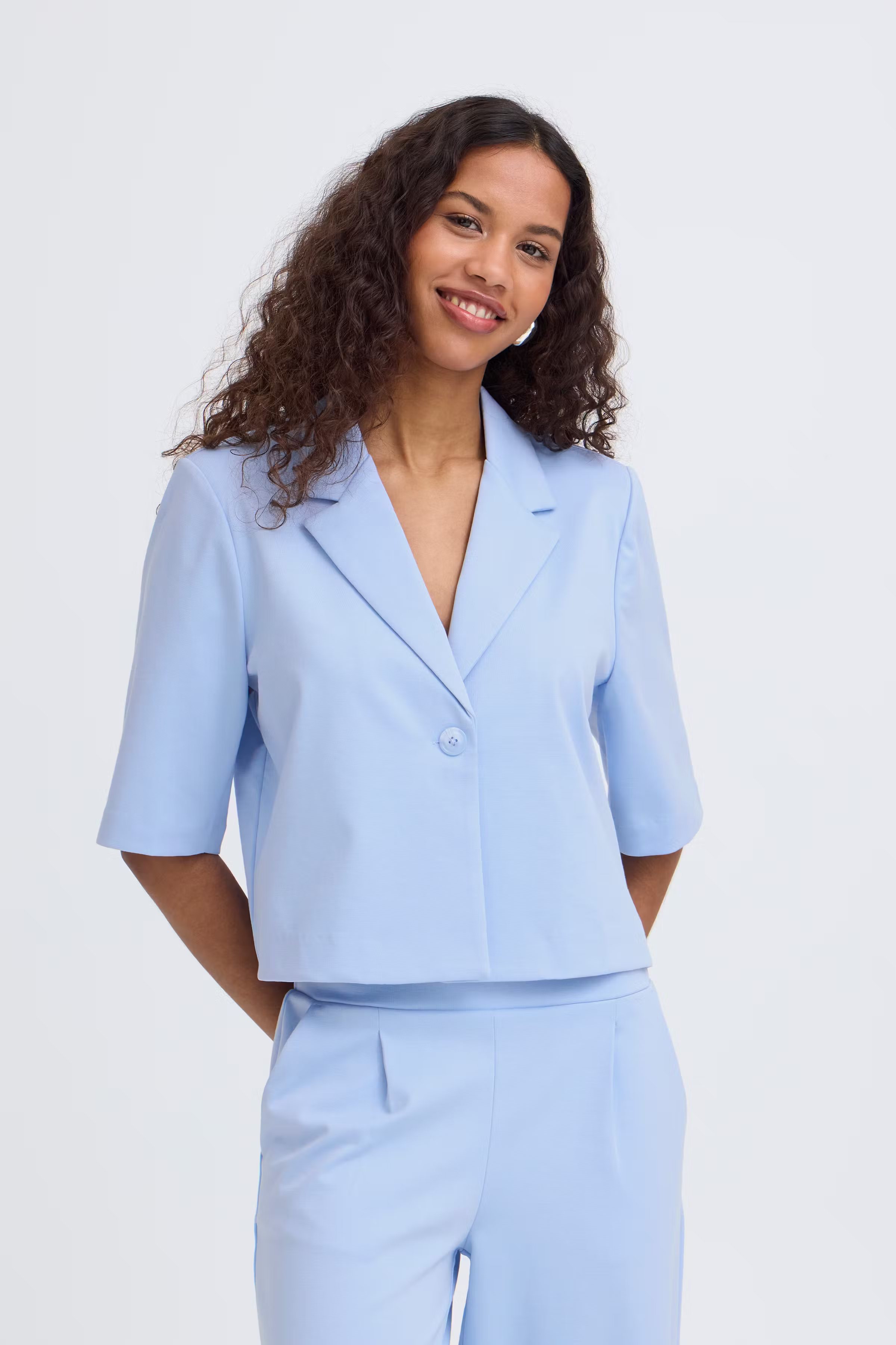 IHKATE CROPPED Blazer LOOKBOOK FRONT 20123679-144214