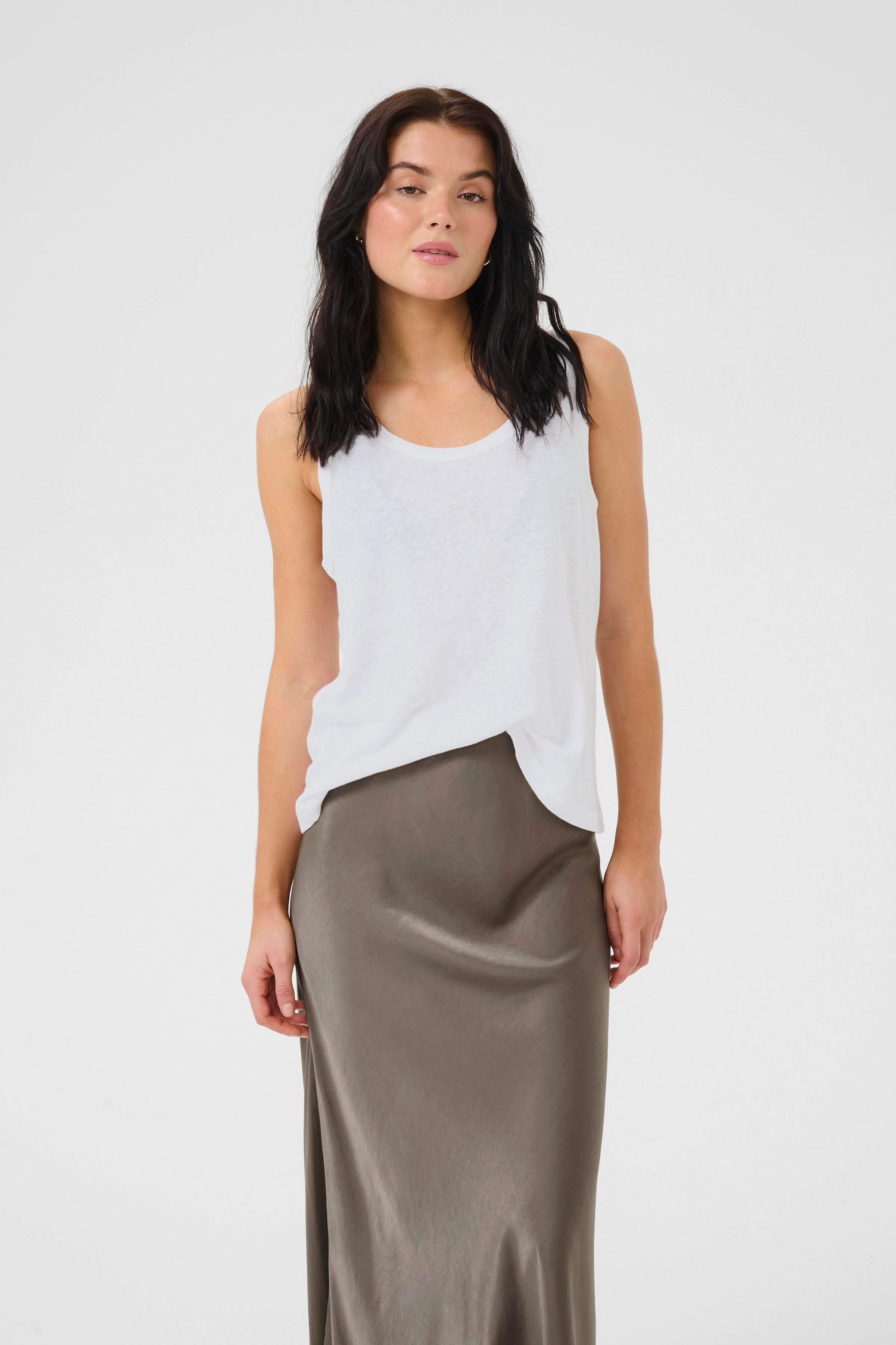 LisaMW Linen Top LOOKBOOK FRONT 10704763-110601