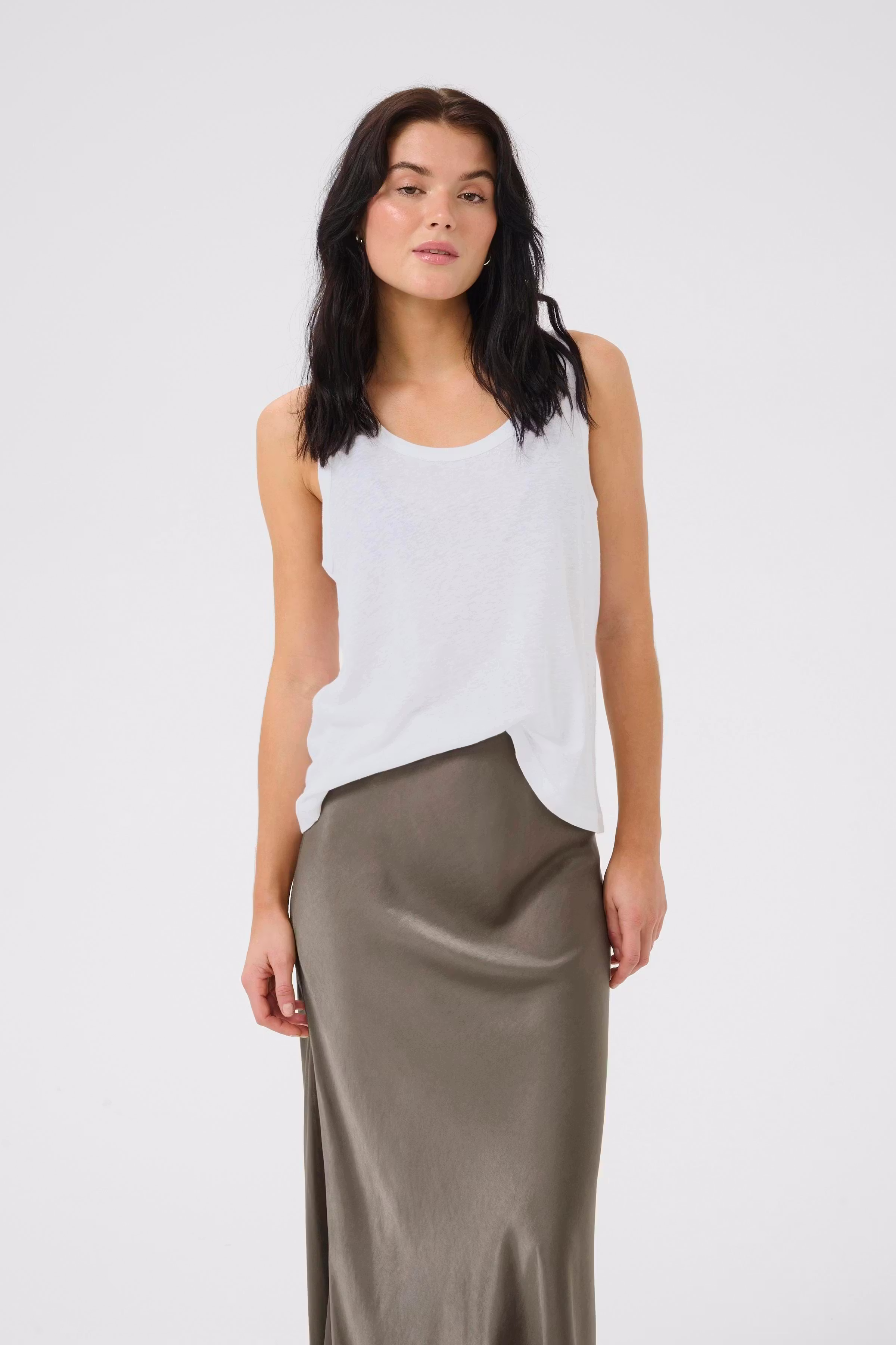 LisaMW Linen Top LOOKBOOK FRONT 10704763-110601