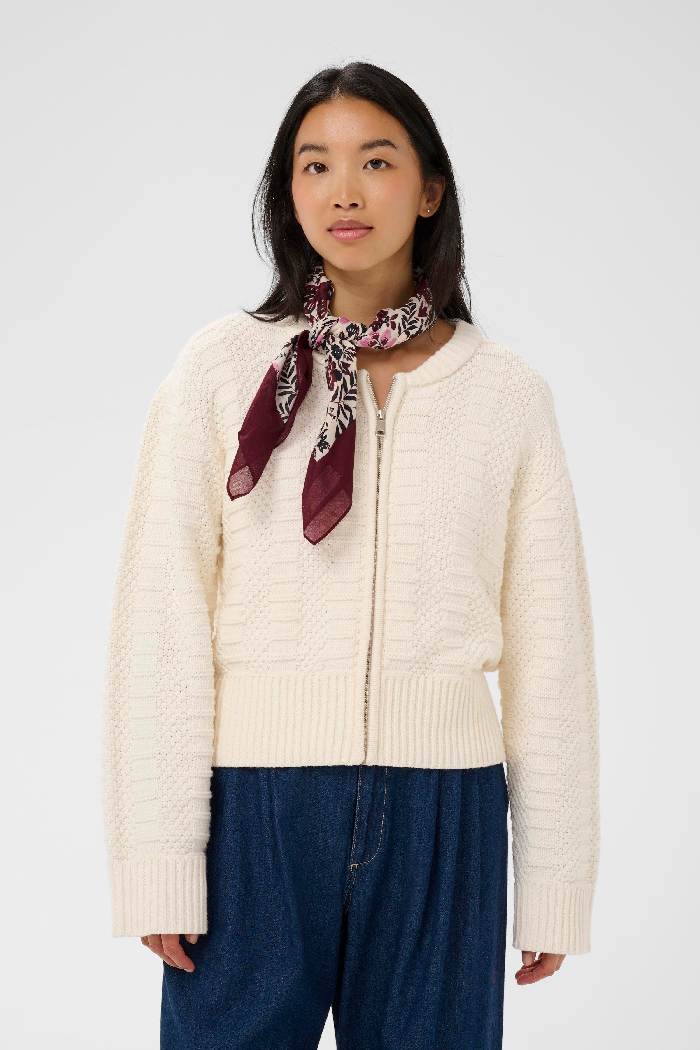 PhiPW Scarf LOOKBOOK FRONT 30309304-304807